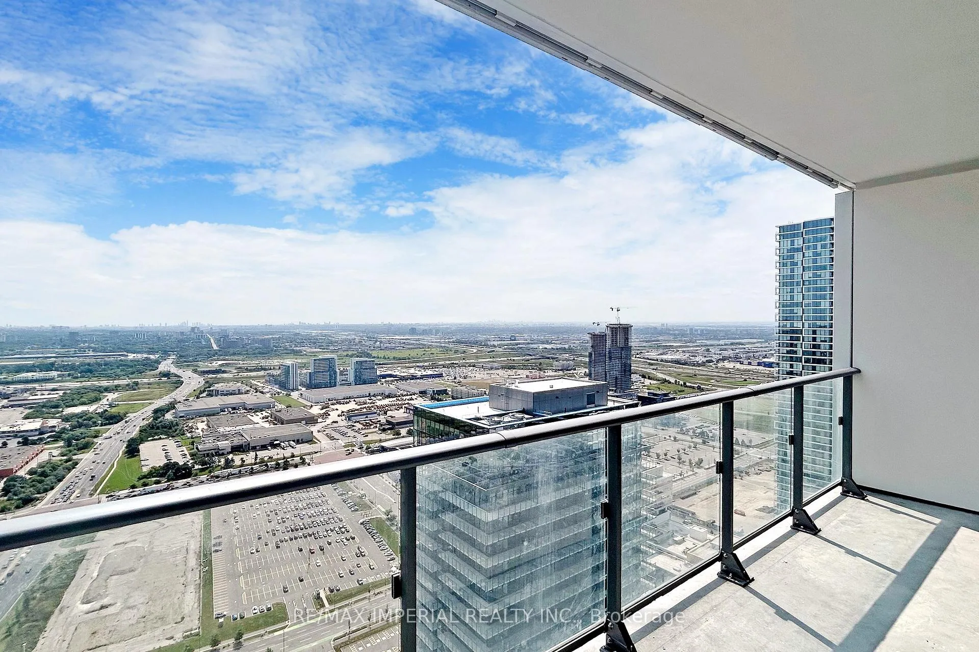 Photo 15 of Unit 4805, 1000 Portage Parkway, Vaughan, Vaughan Corporate Centre — HOMEH