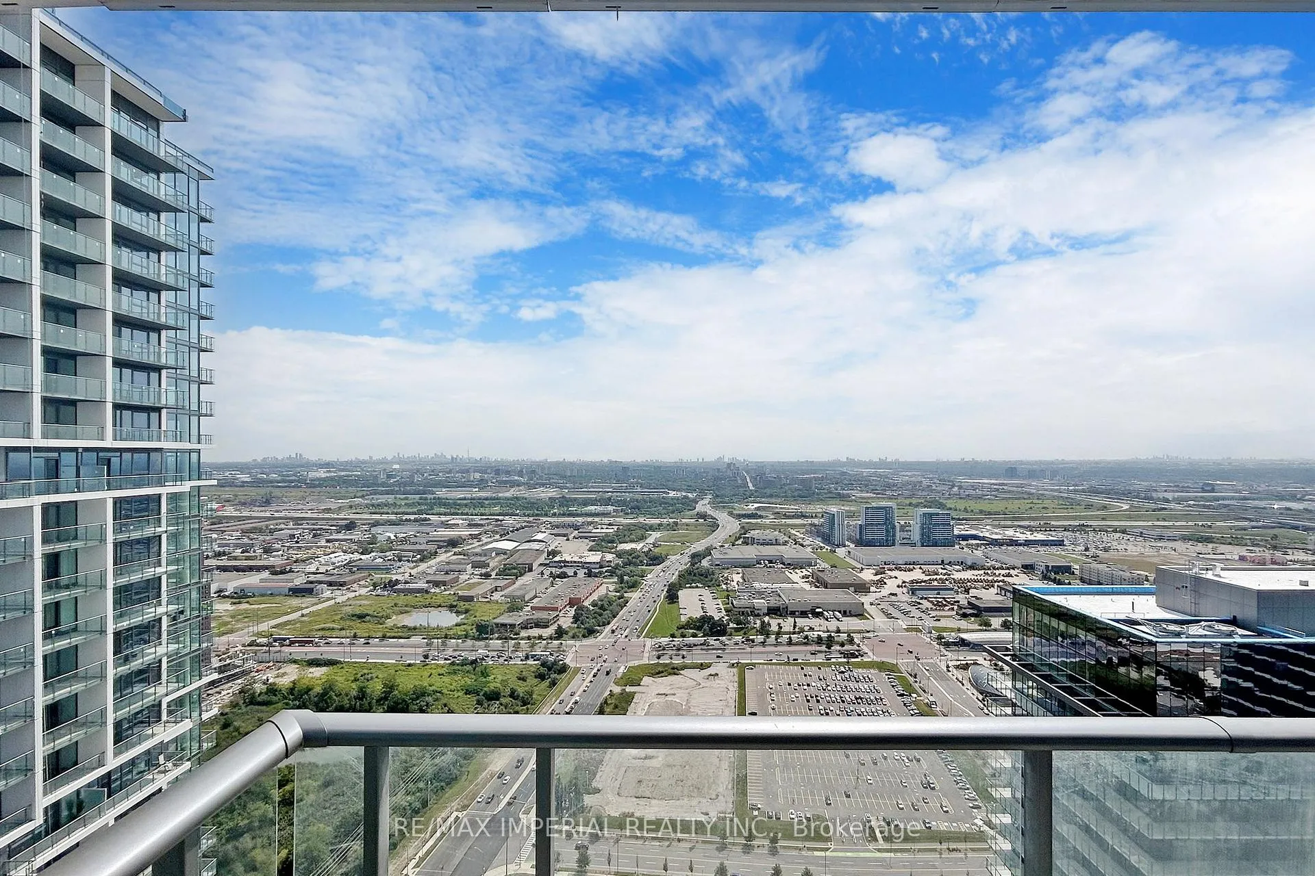 Photo 17 of Unit 4805, 1000 Portage Parkway, Vaughan, Vaughan Corporate Centre — HOMEH
