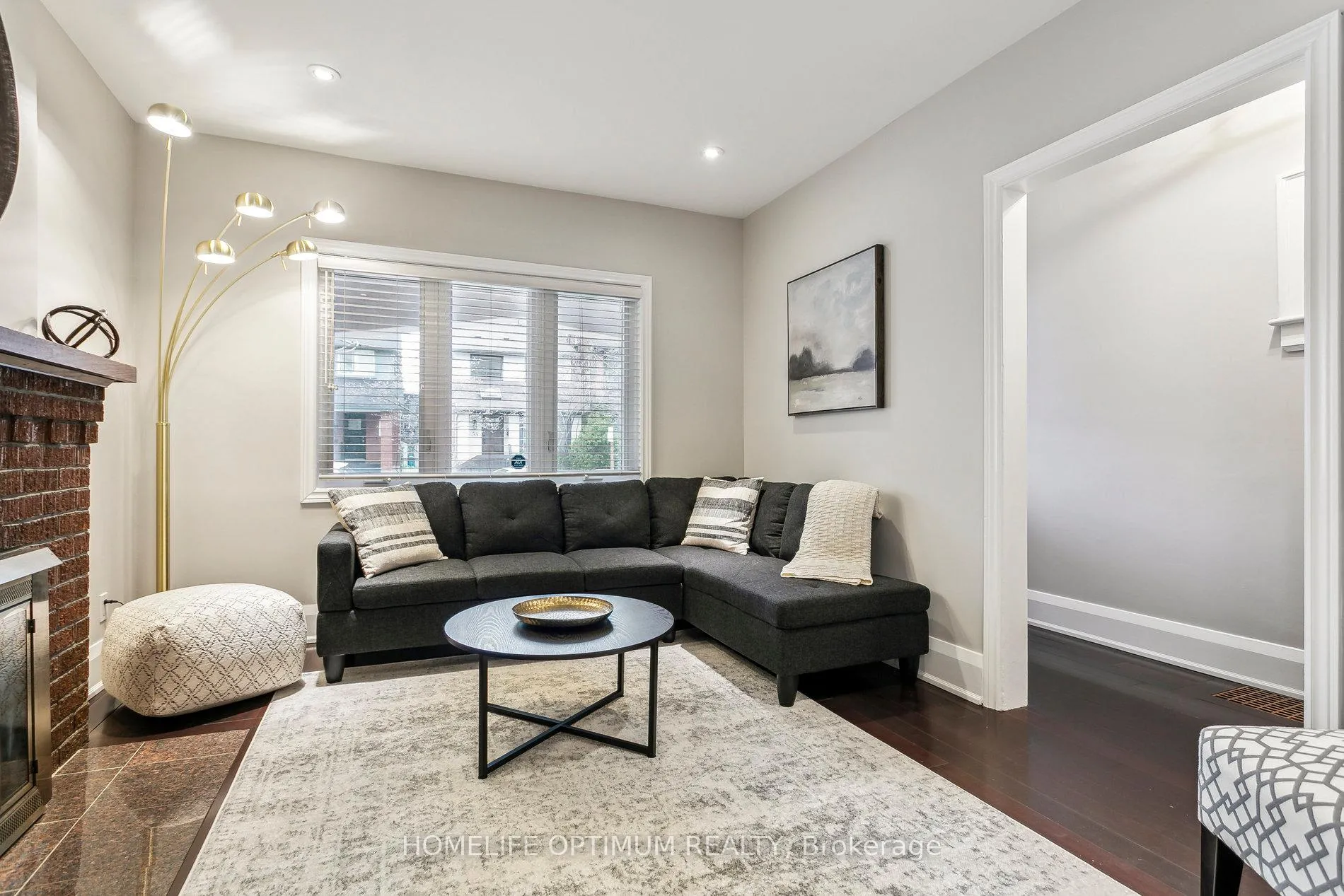 Front of 52 Hillsdale Avenue W