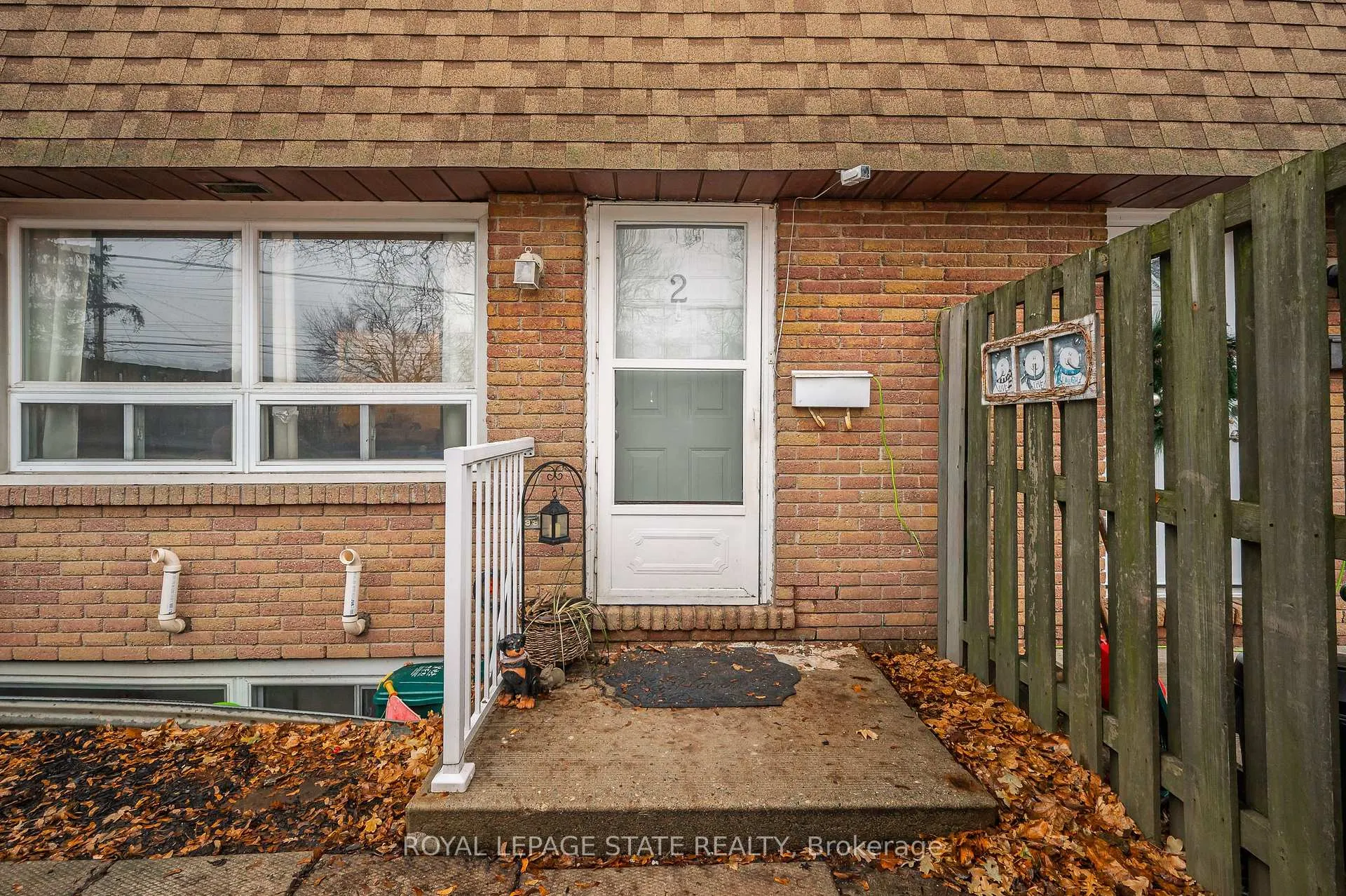 Photo 5 of Unit 2, 165 Limeridge Road W, Hamilton, Rolston — HOMEH