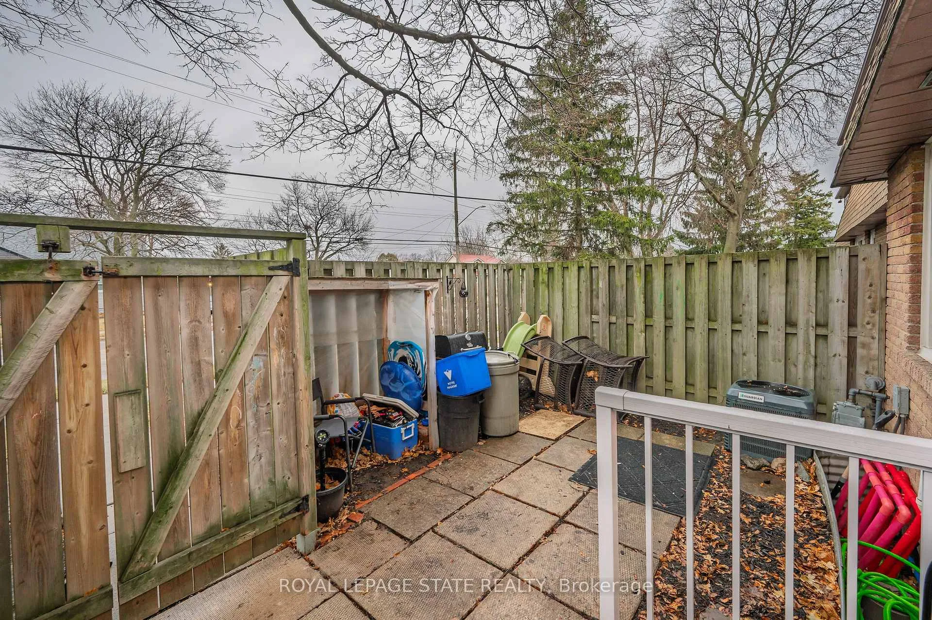 Photo 6 of Unit 2, 165 Limeridge Road W, Hamilton, Rolston — HOMEH