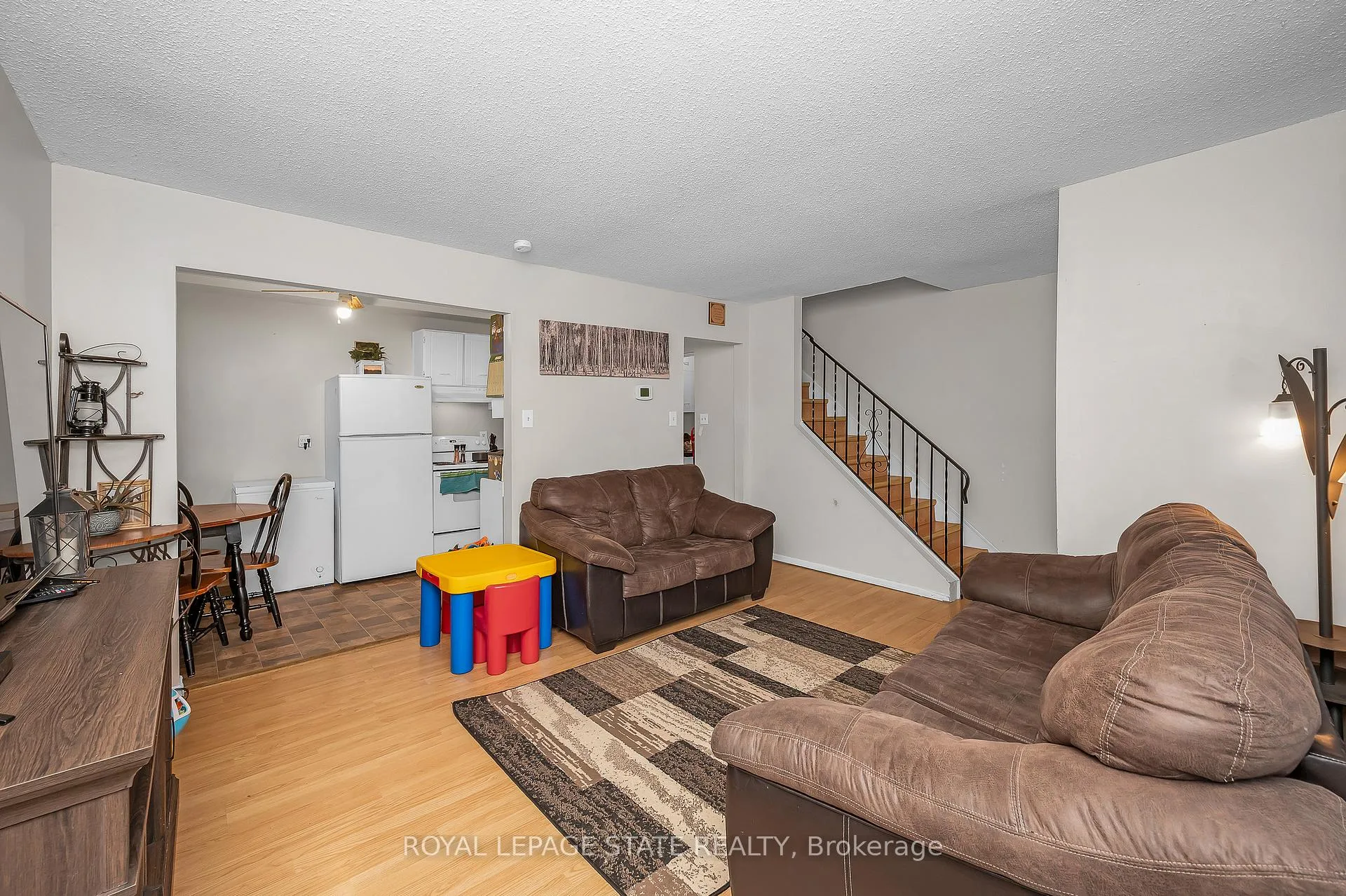 Photo 10 of Unit 2, 165 Limeridge Road W, Hamilton, Rolston — HOMEH