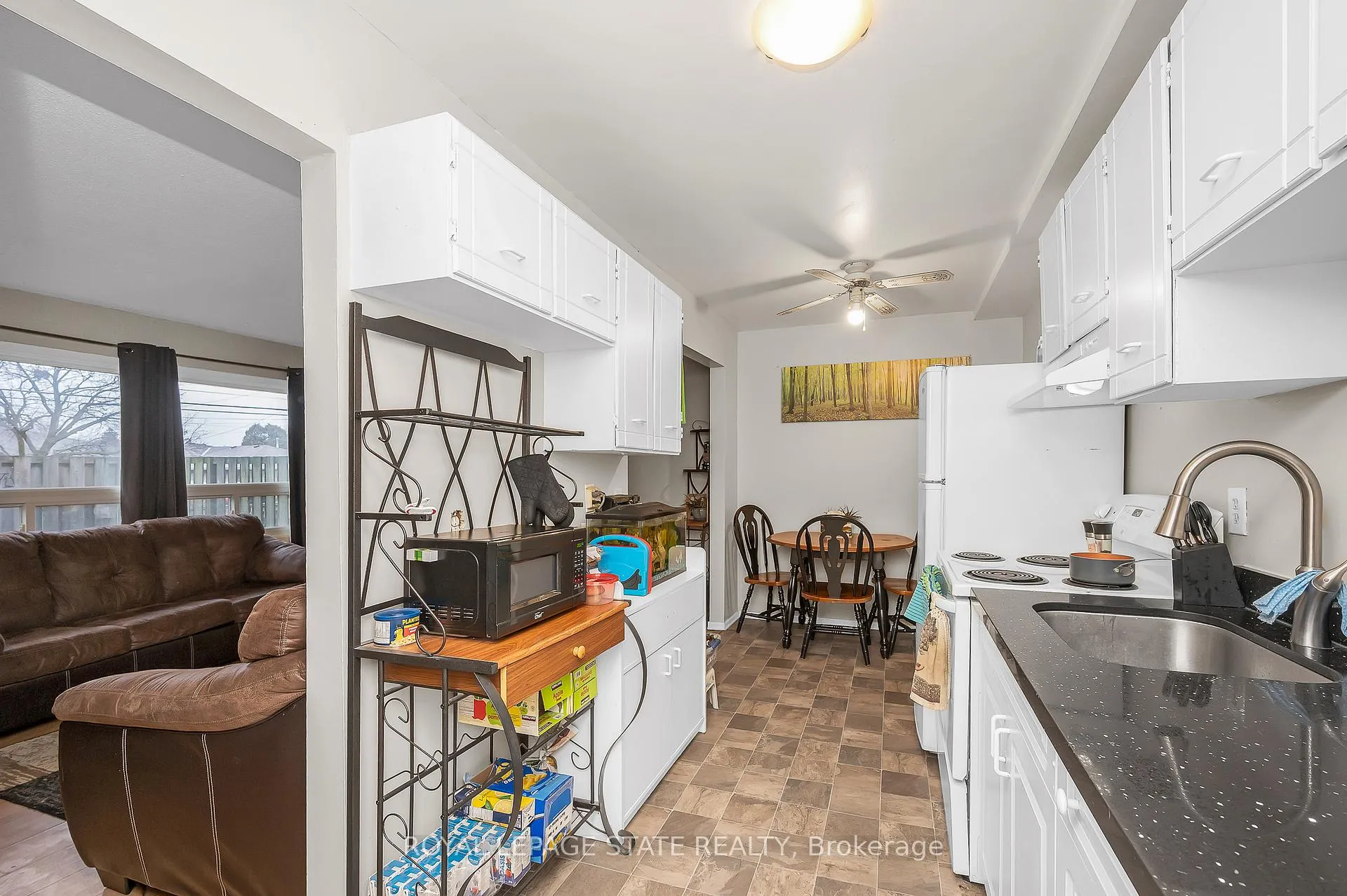 Photo 11 of Unit 2, 165 Limeridge Road W, Hamilton, Rolston — HOMEH