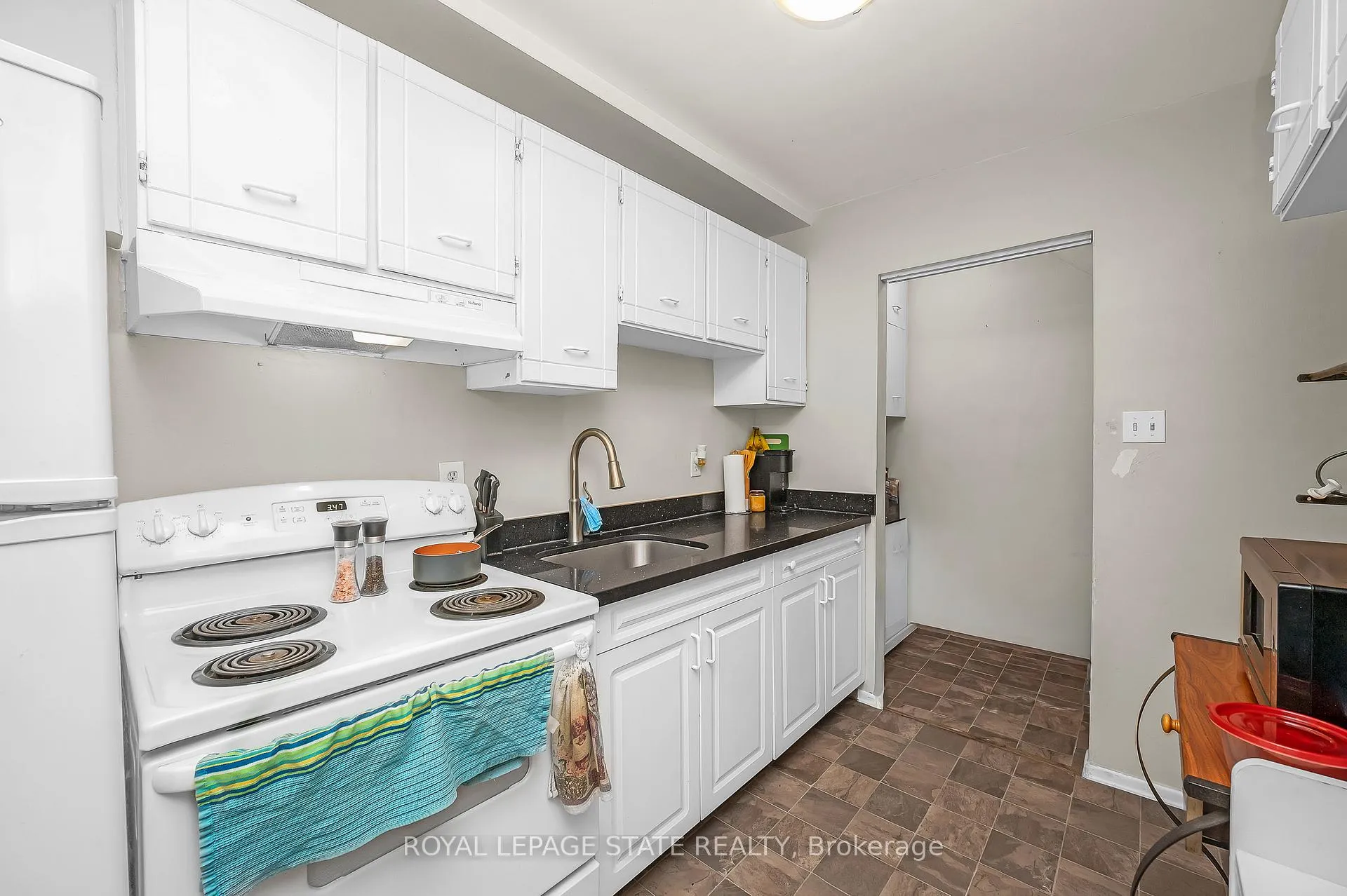 Photo 14 of Unit 2, 165 Limeridge Road W, Hamilton, Rolston — HOMEH
