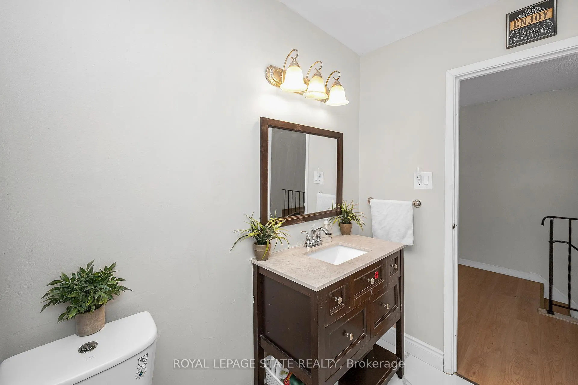 Photo 16 of Unit 2, 165 Limeridge Road W, Hamilton, Rolston — HOMEH