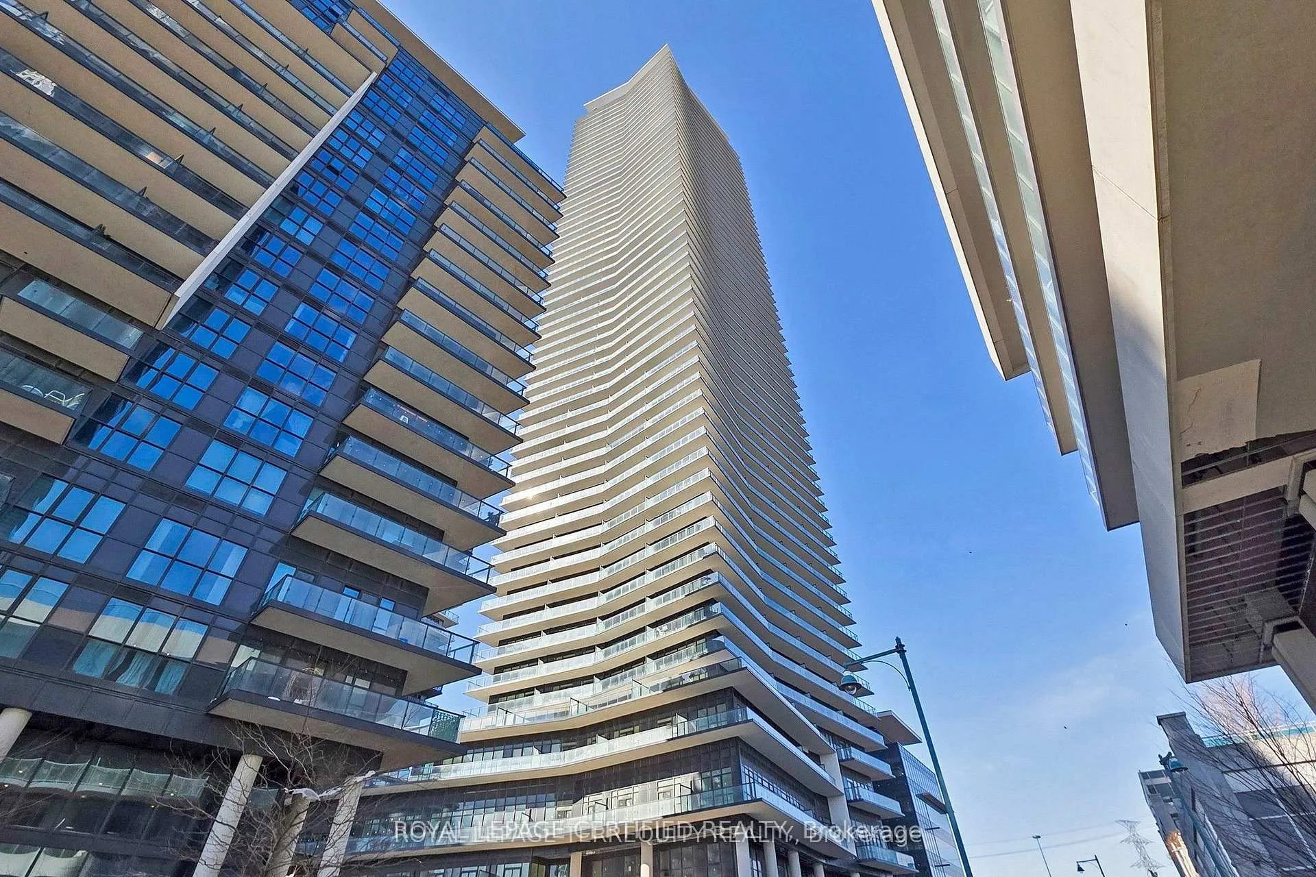Photo 1 of Unit 3802, 38 Annie Craig Drive, Etobicoke, Mimico — HOMEH