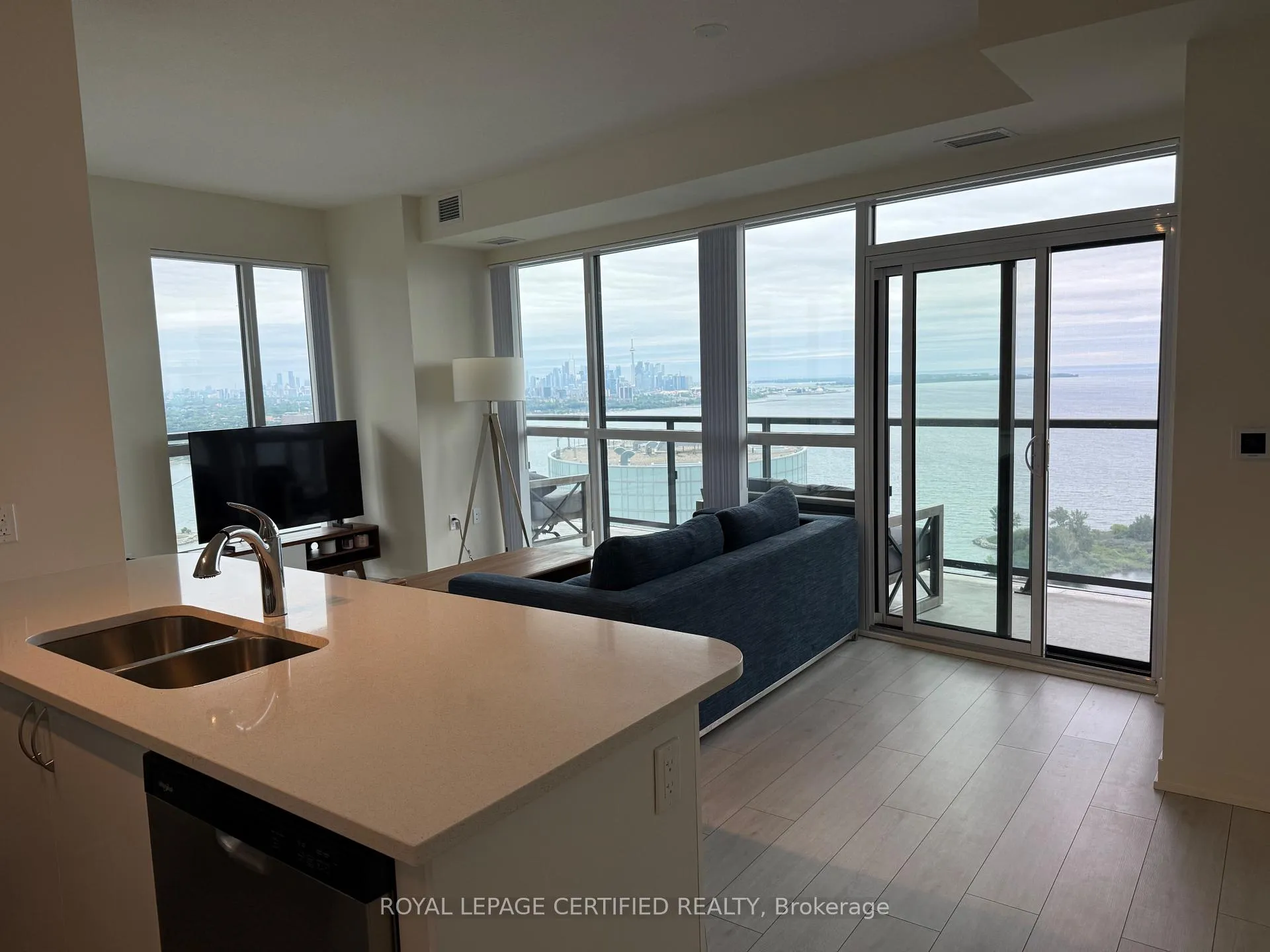 Photo 6 of Unit 3802, 38 Annie Craig Drive, Etobicoke, Mimico — HOMEH