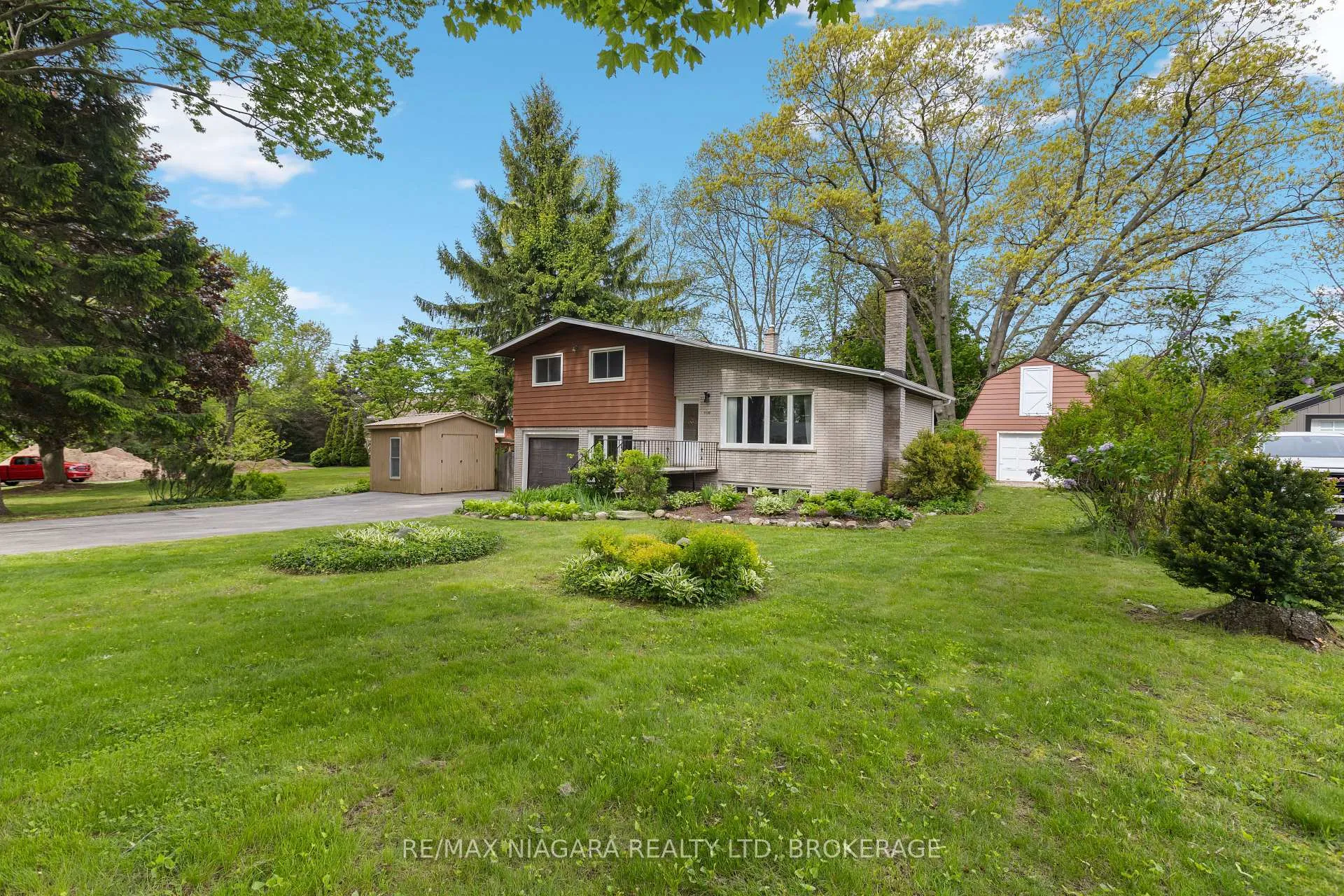 Photo 2 of 1176 Sunset Drive, Pelham, Fenwick — HOMEH