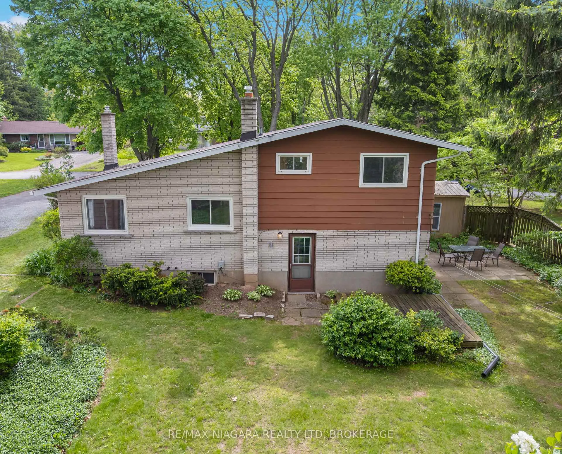 Photo 3 of 1176 Sunset Drive, Pelham, Fenwick — HOMEH