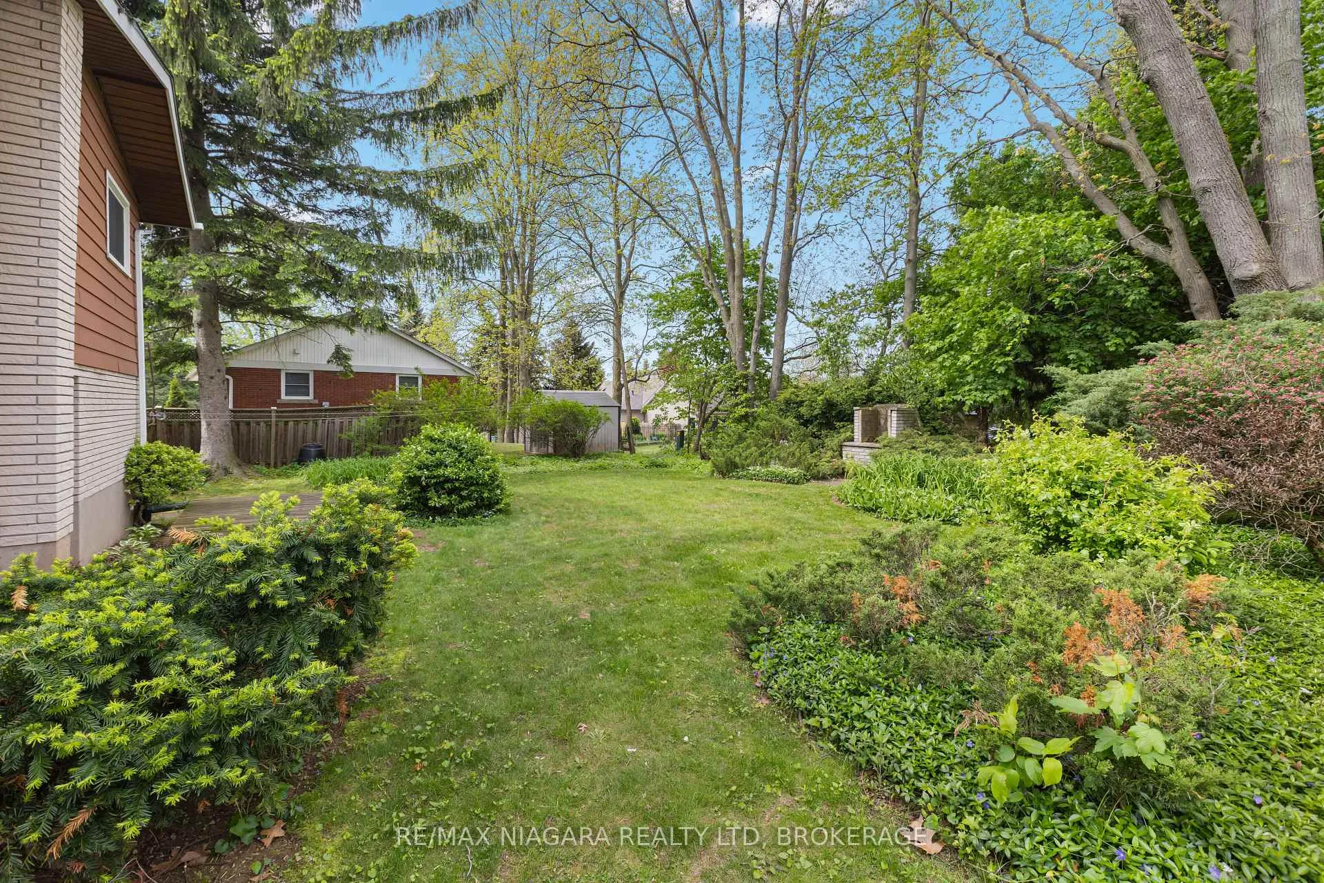 Photo 6 of 1176 Sunset Drive, Pelham, Fenwick — HOMEH