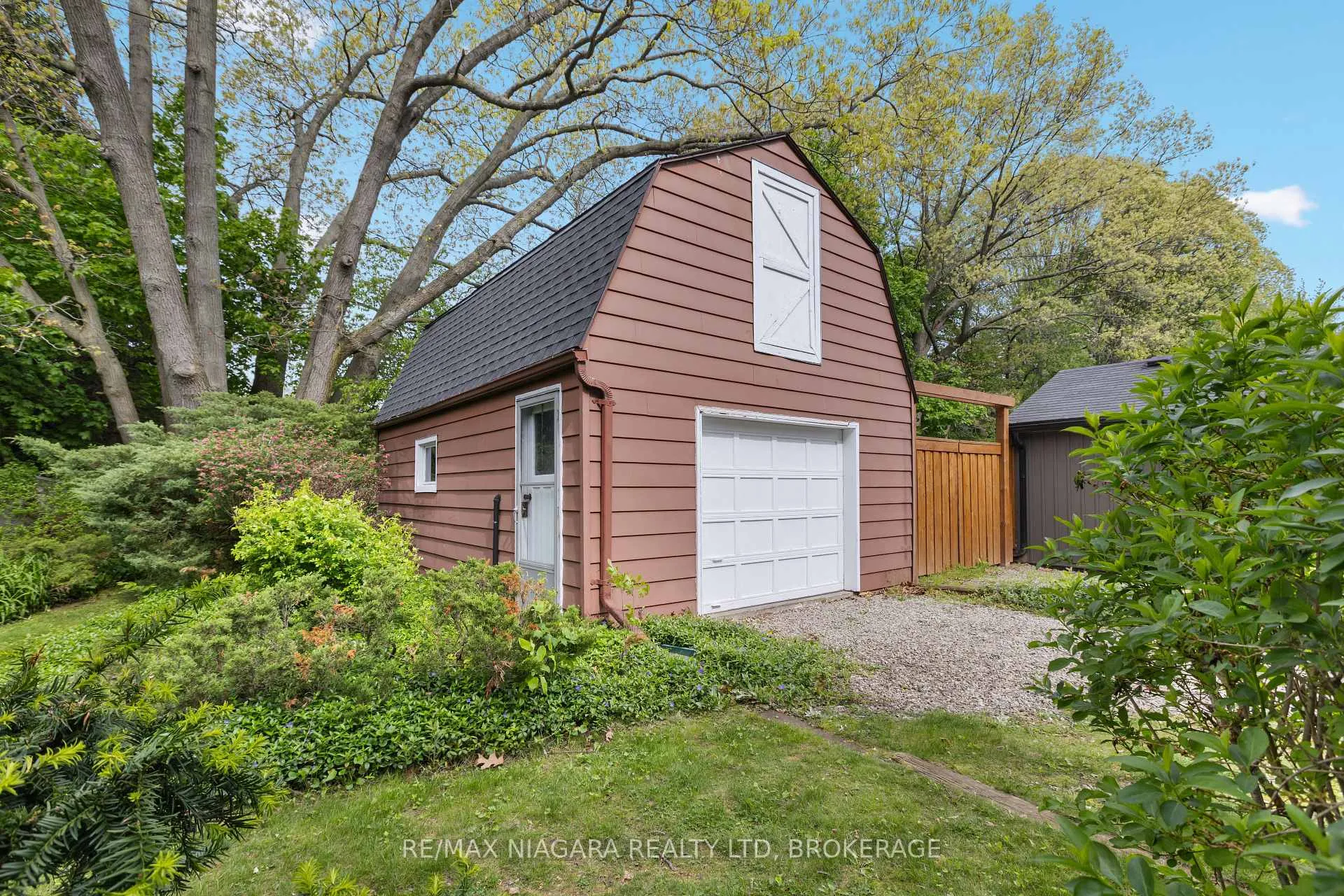 Photo 7 of 1176 Sunset Drive, Pelham, Fenwick — HOMEH