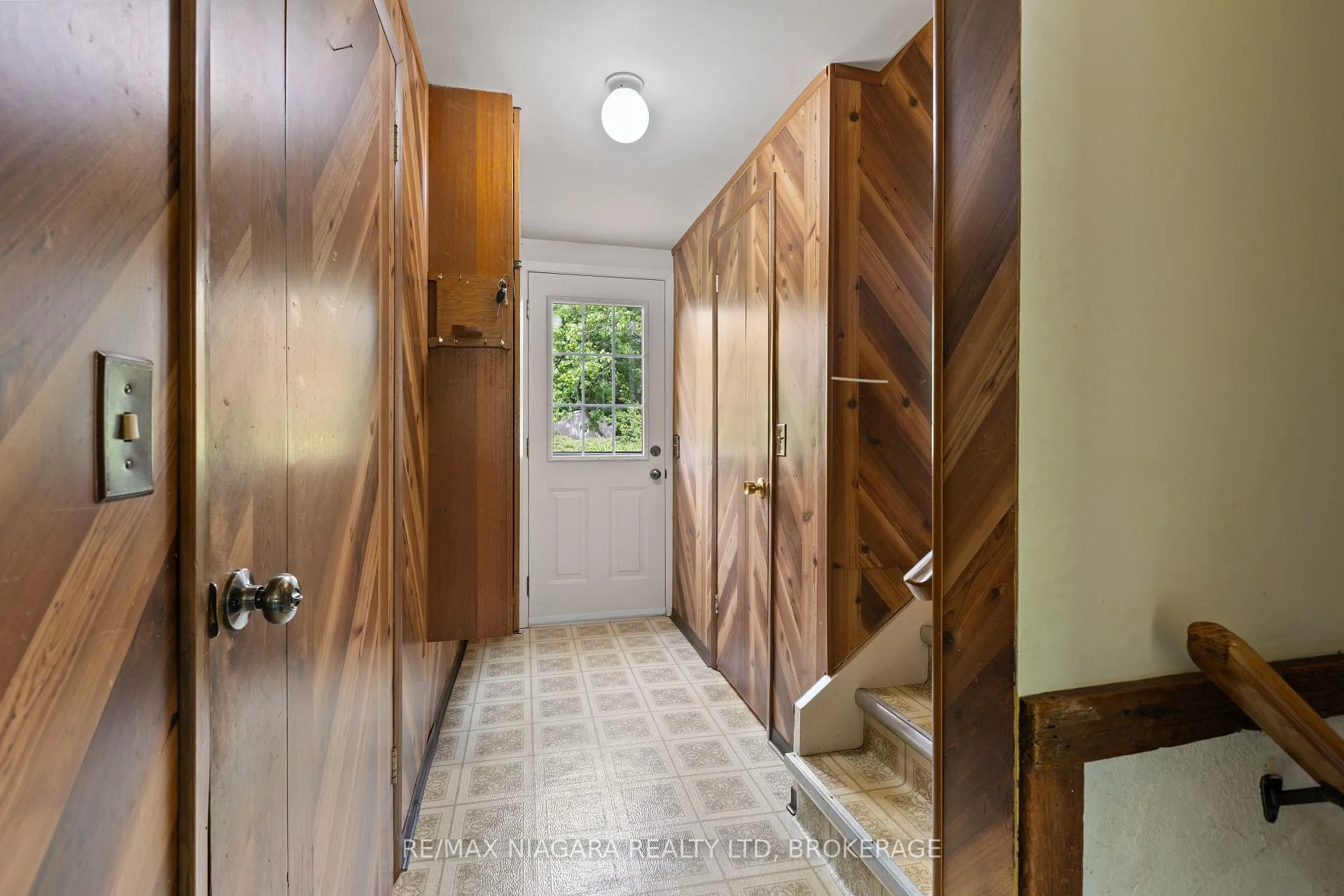 Photo 9 of 1176 Sunset Drive, Pelham, Fenwick — HOMEH