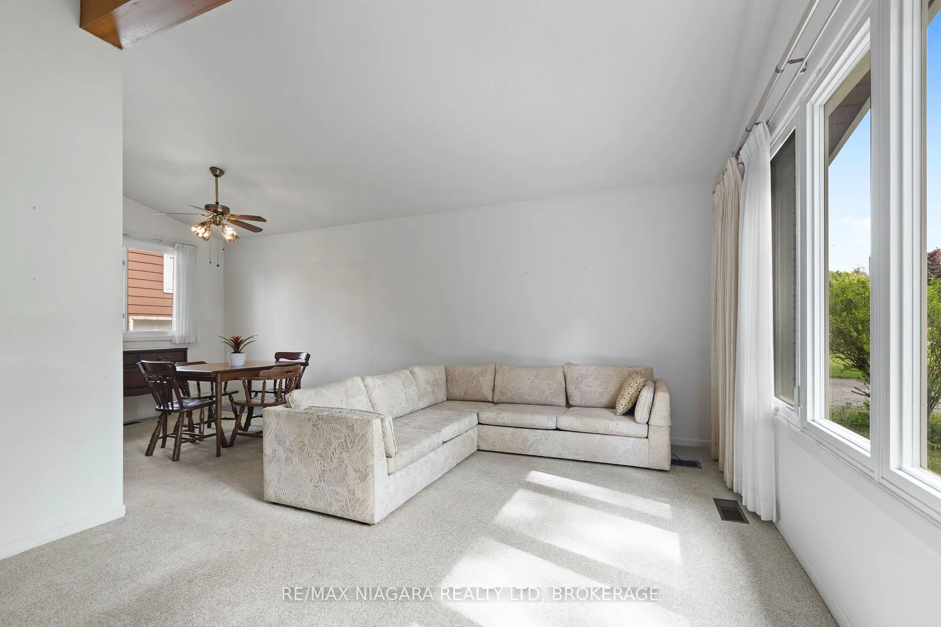 Photo 10 of 1176 Sunset Drive, Pelham, Fenwick — HOMEH
