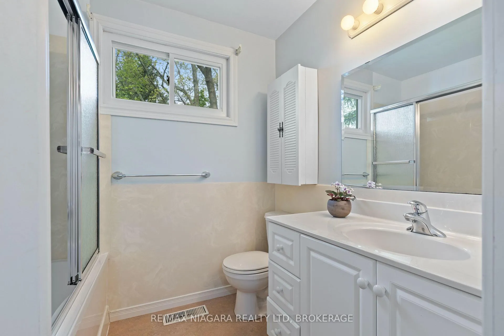 Photo 23 of 1176 Sunset Drive, Pelham, Fenwick — HOMEH