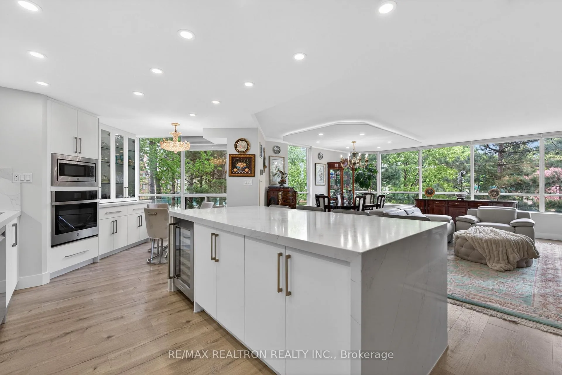 Photo 1 of Unit 203, 110 Promenade Circle, Vaughan, Brownridge — HOMEH