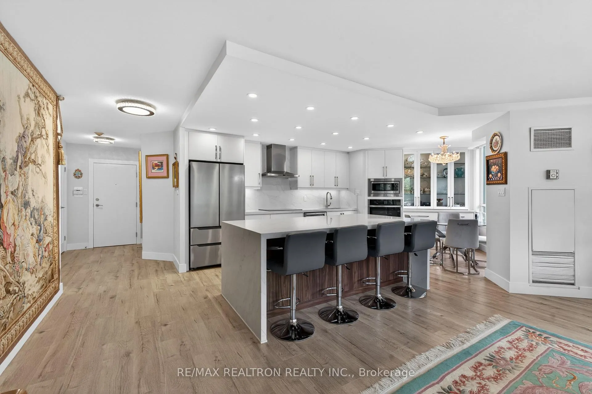 Photo 3 of Unit 203, 110 Promenade Circle, Vaughan, Brownridge — HOMEH