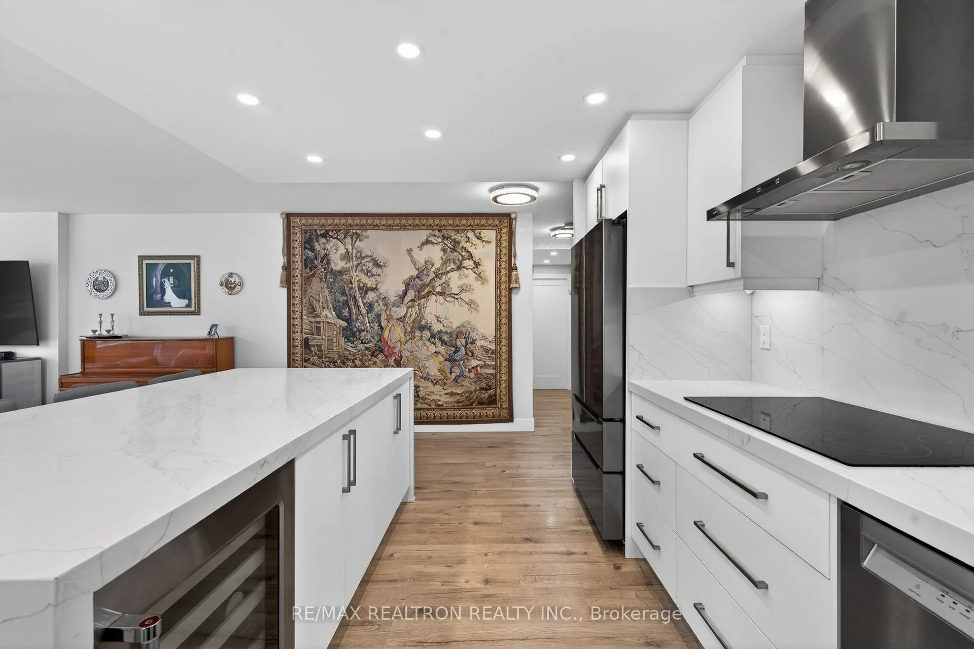 Photo 4 of Unit 203, 110 Promenade Circle, Vaughan, Brownridge — HOMEH
