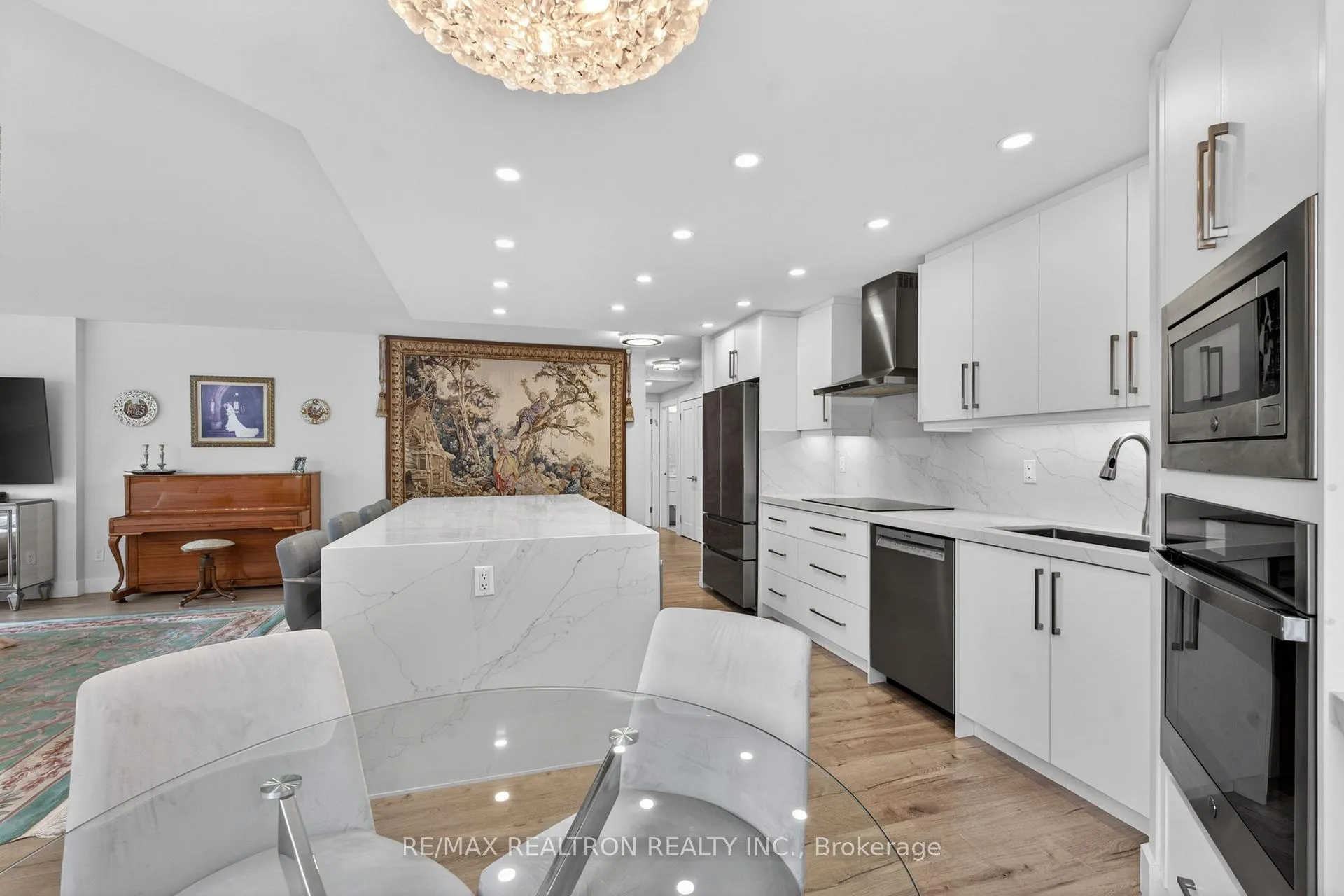 Photo 14 of Unit 203, 110 Promenade Circle, Vaughan, Brownridge — HOMEH