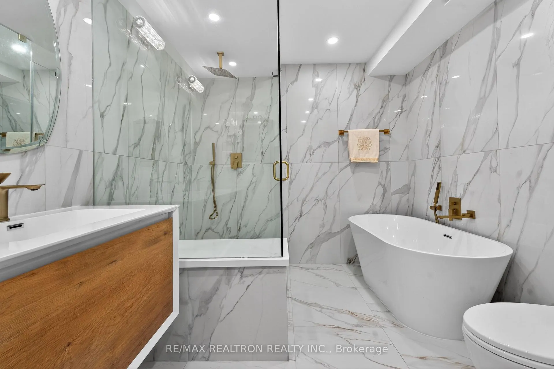 Photo 29 of Unit 203, 110 Promenade Circle, Vaughan, Brownridge — HOMEH