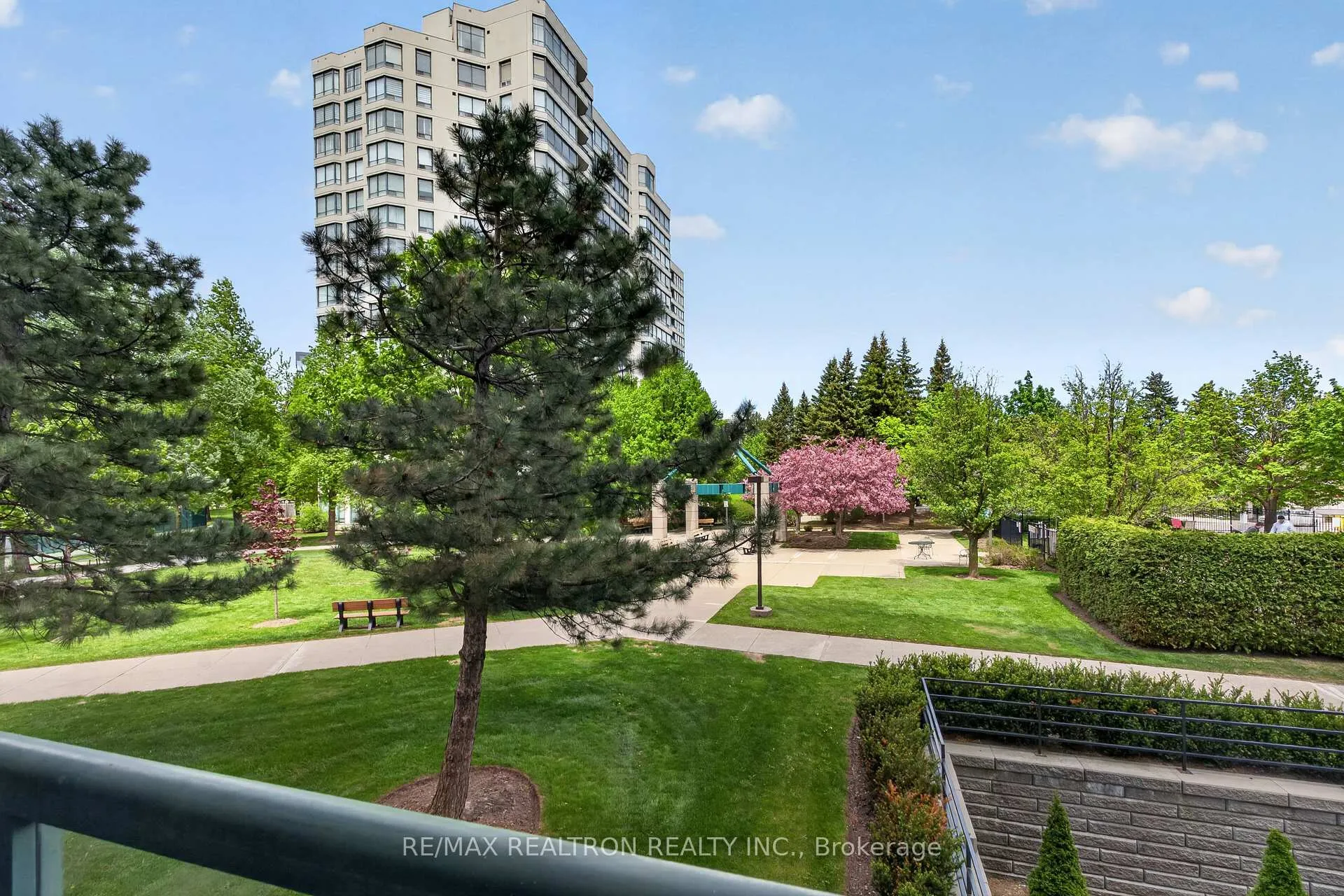 Photo 35 of Unit 203, 110 Promenade Circle, Vaughan, Brownridge — HOMEH