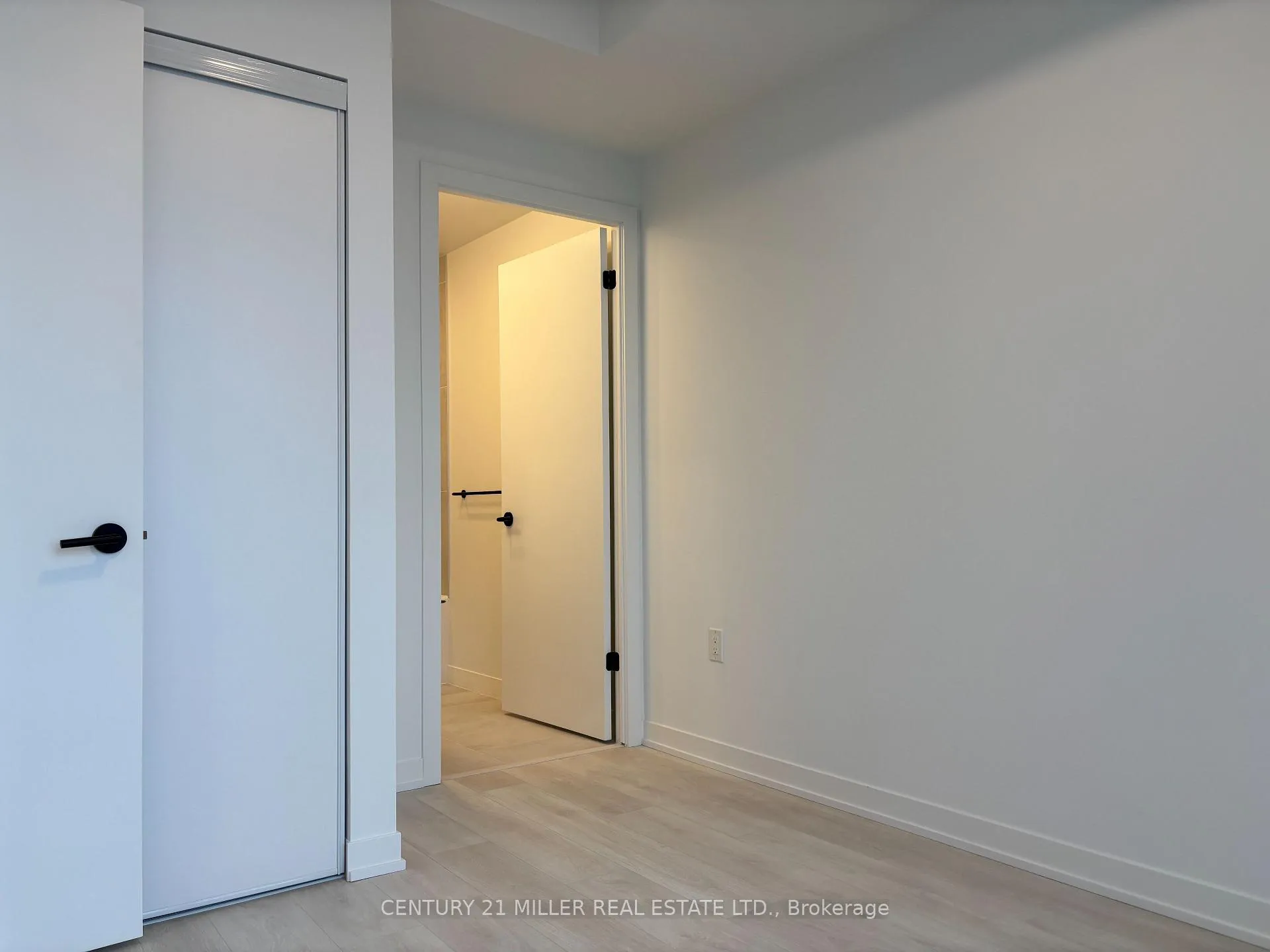 Photo 6 of Unit C1504, 4878 Powers Common, Burlington, Alton — HOMEH
