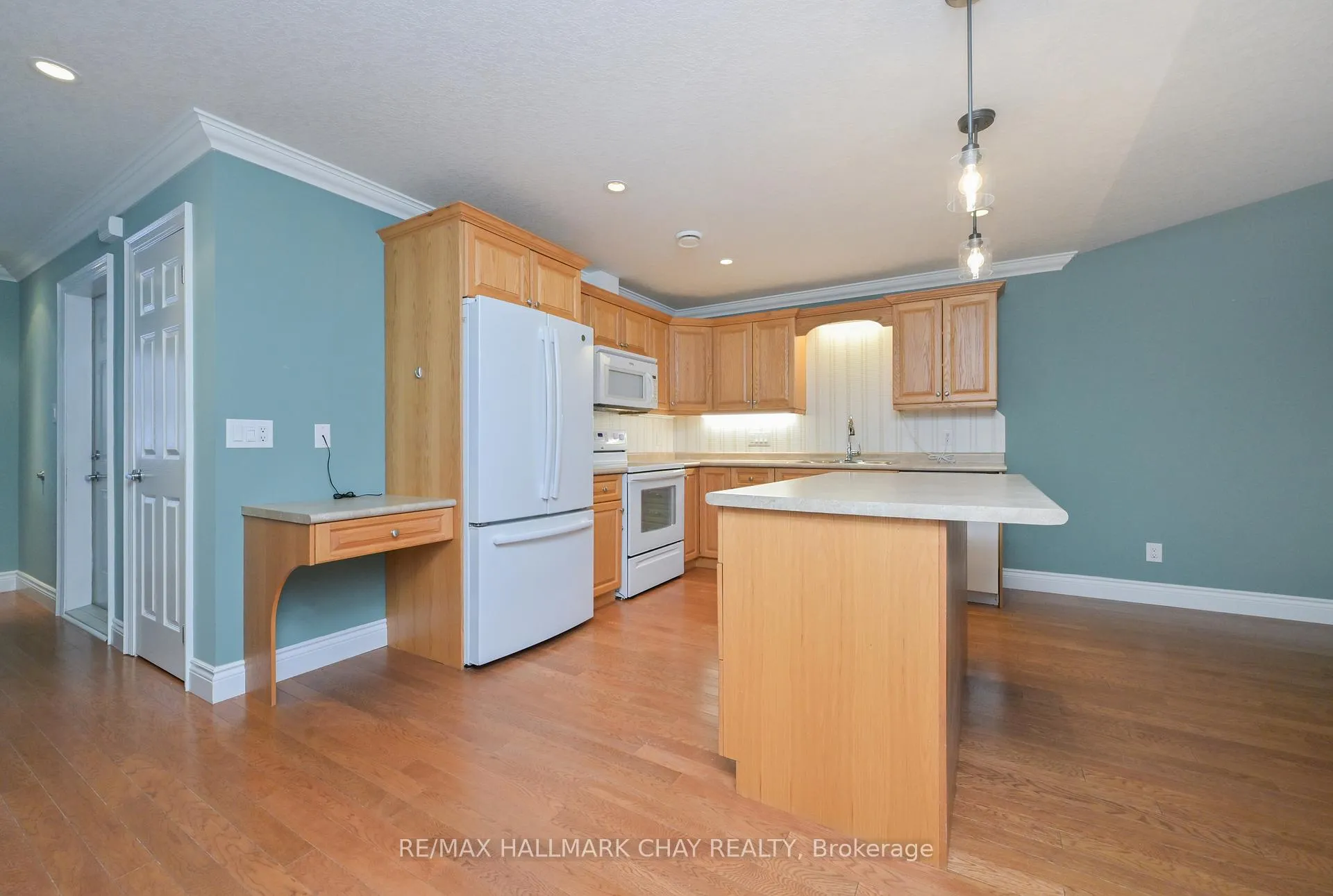 Photo 6 of 140 Meadow Lane, Wasaga Beach — HOMEH