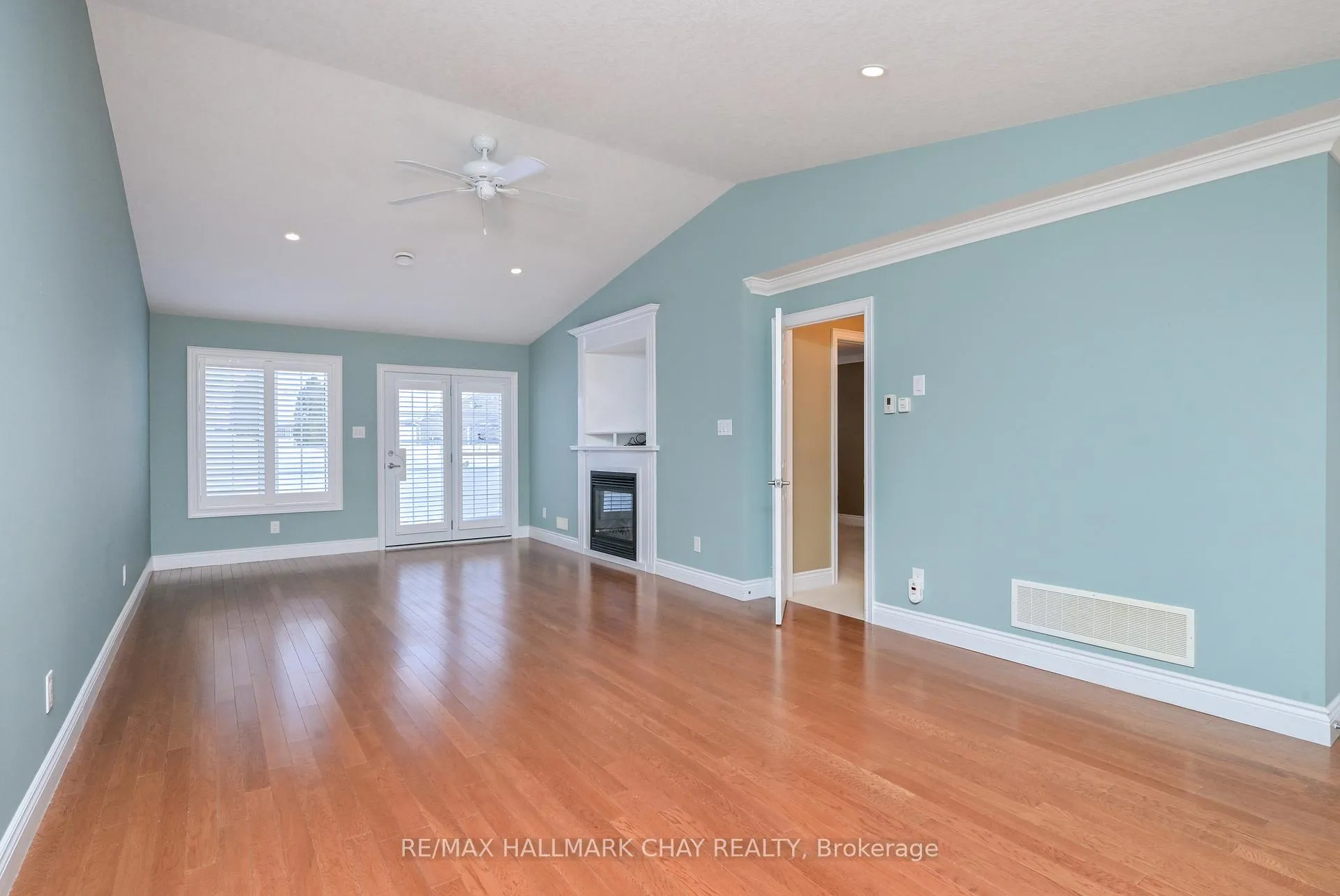 Photo 11 of 140 Meadow Lane, Wasaga Beach — HOMEH