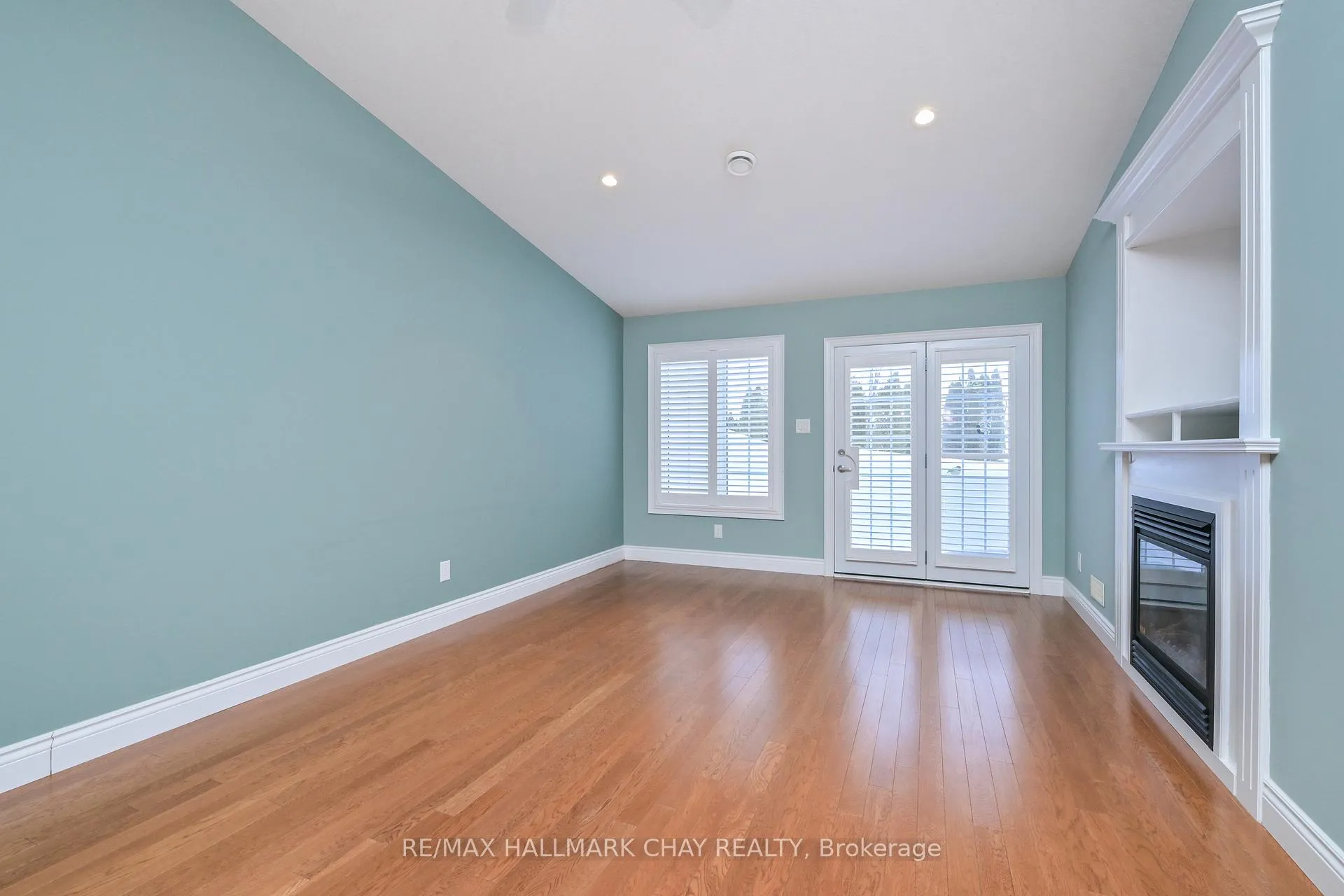 Photo 14 of 140 Meadow Lane, Wasaga Beach — HOMEH