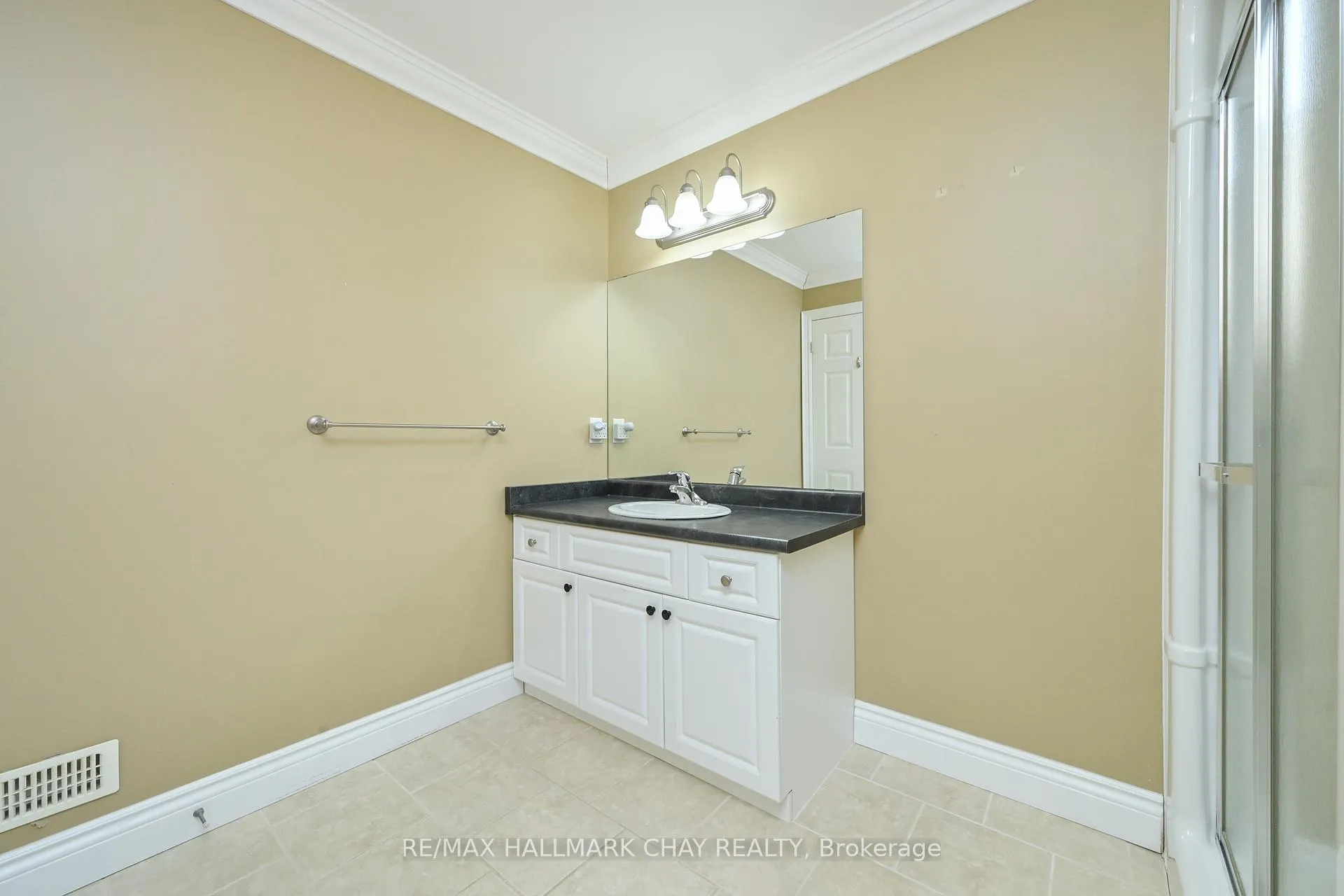 Photo 20 of 140 Meadow Lane, Wasaga Beach — HOMEH