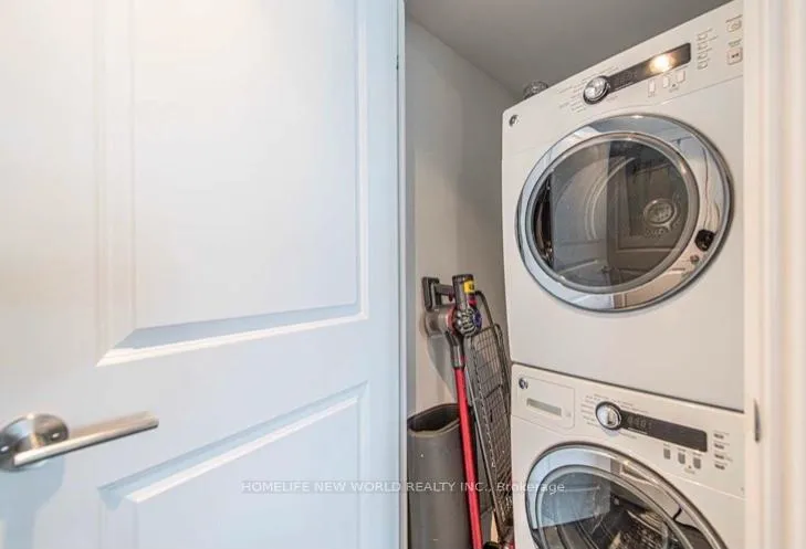 Photo 10 of Unit 1121, 386 Yonge Street, Toronto, Bay Street Corridor — HOMEH
