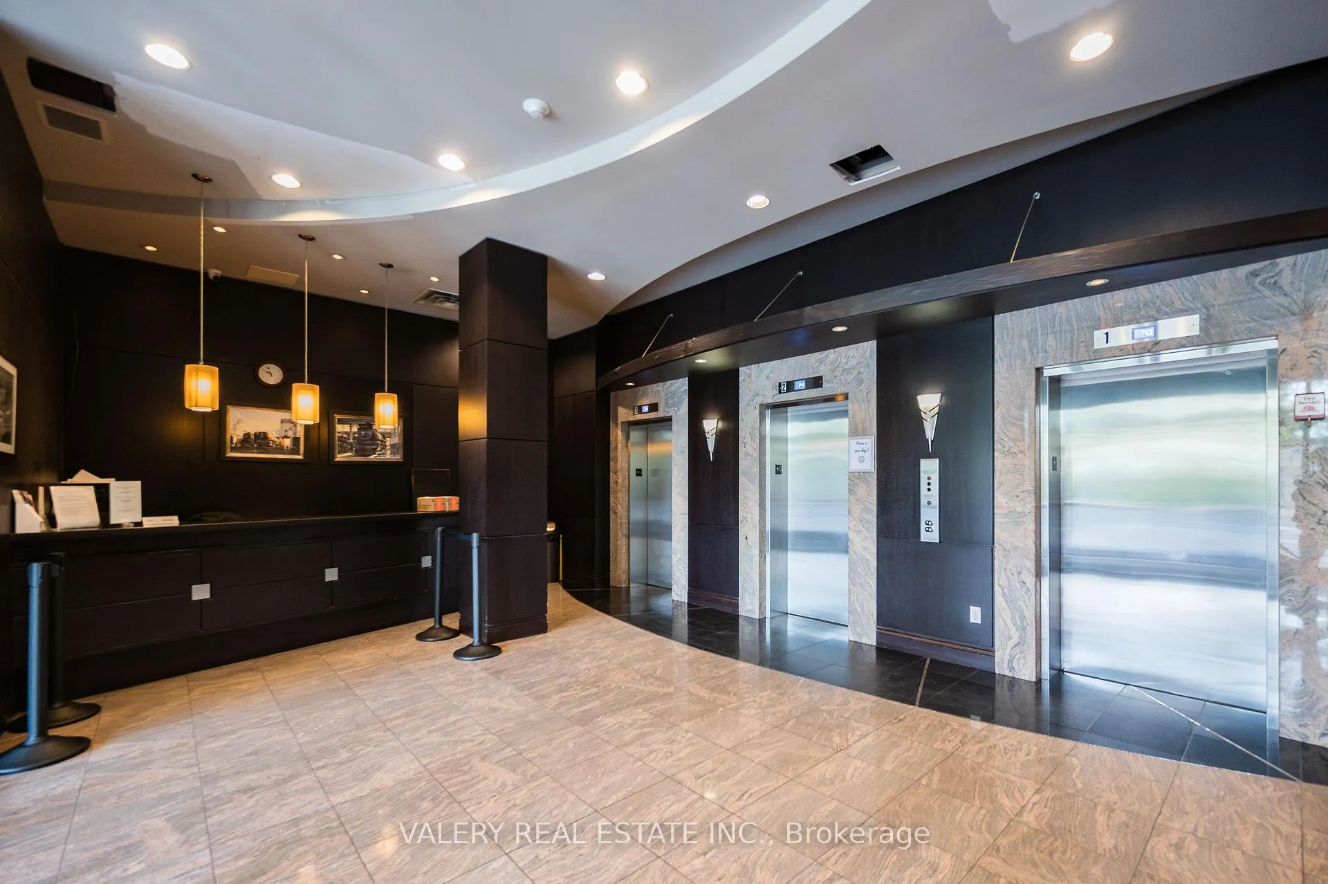 Photo 4 of Unit 1810, 51 Lower Simcoe Street, Toronto, Waterfront Communities — HOMEH