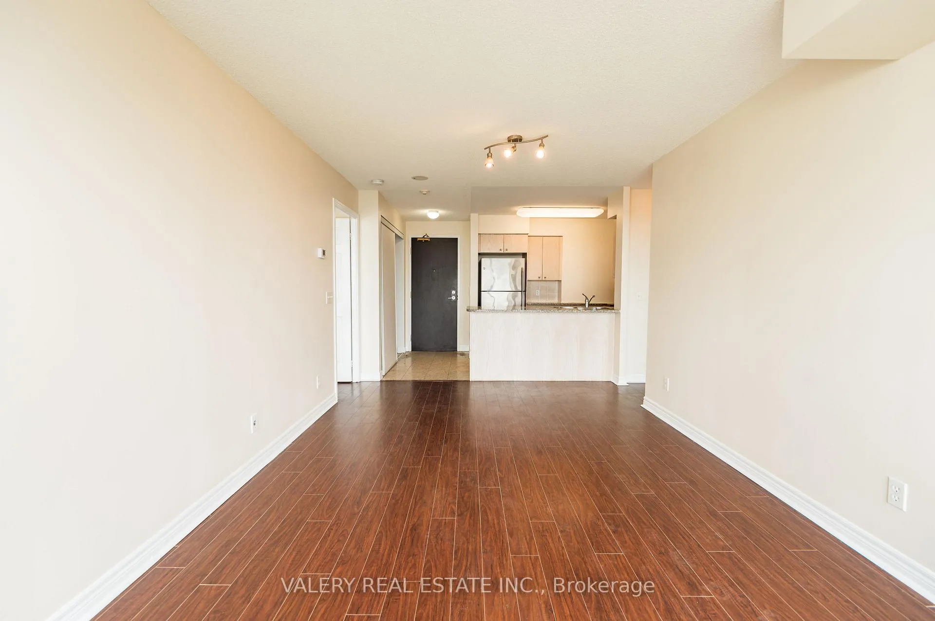 Photo 6 of Unit 1810, 51 Lower Simcoe Street, Toronto, Waterfront Communities — HOMEH