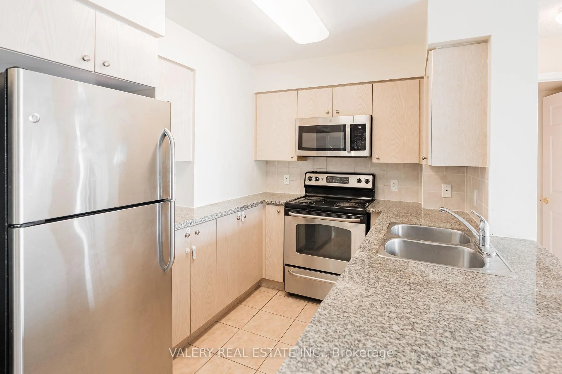 Photo 7 of Unit 1810, 51 Lower Simcoe Street, Toronto, Waterfront Communities — HOMEH