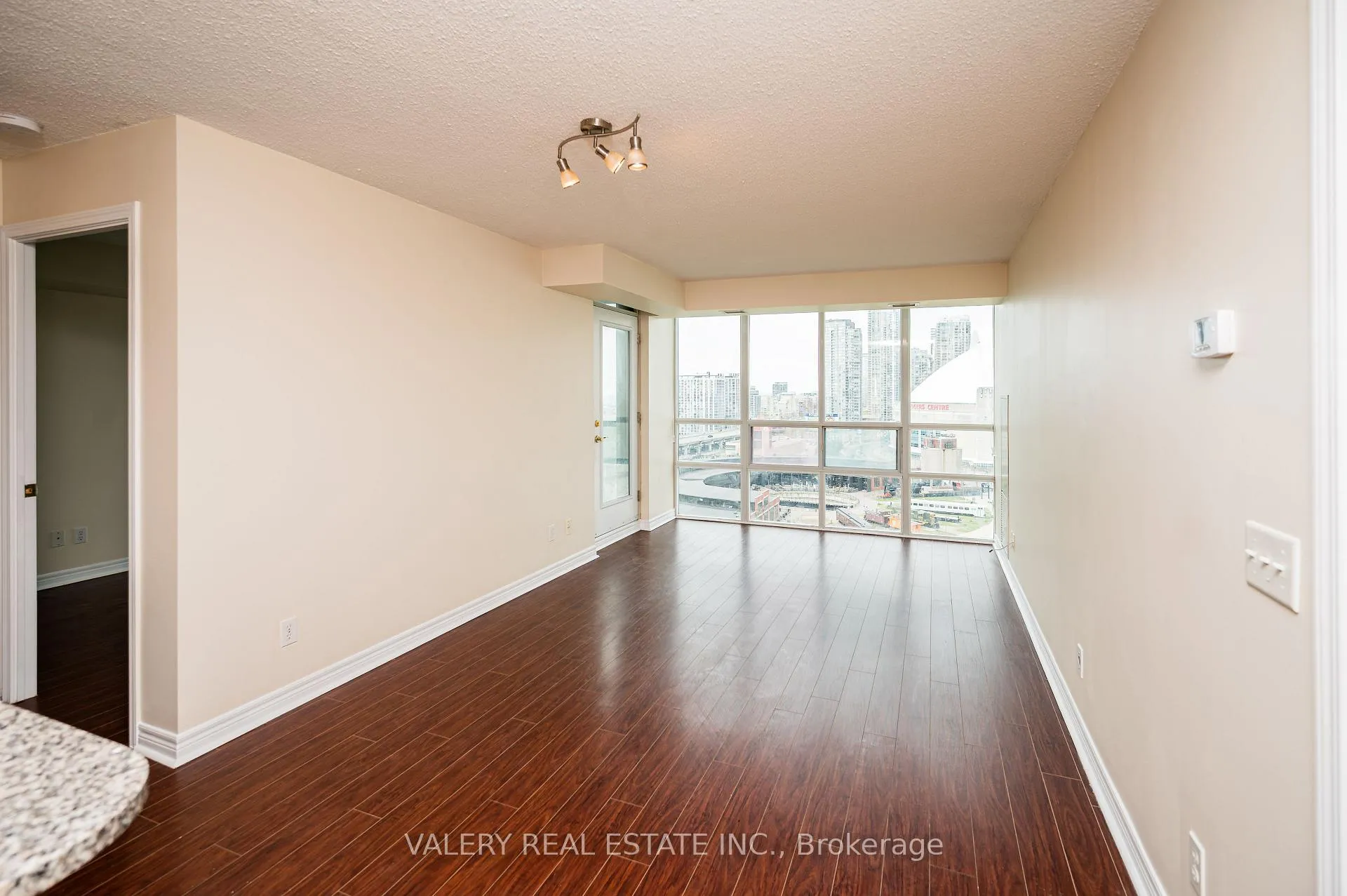 Photo 8 of Unit 1810, 51 Lower Simcoe Street, Toronto, Waterfront Communities — HOMEH