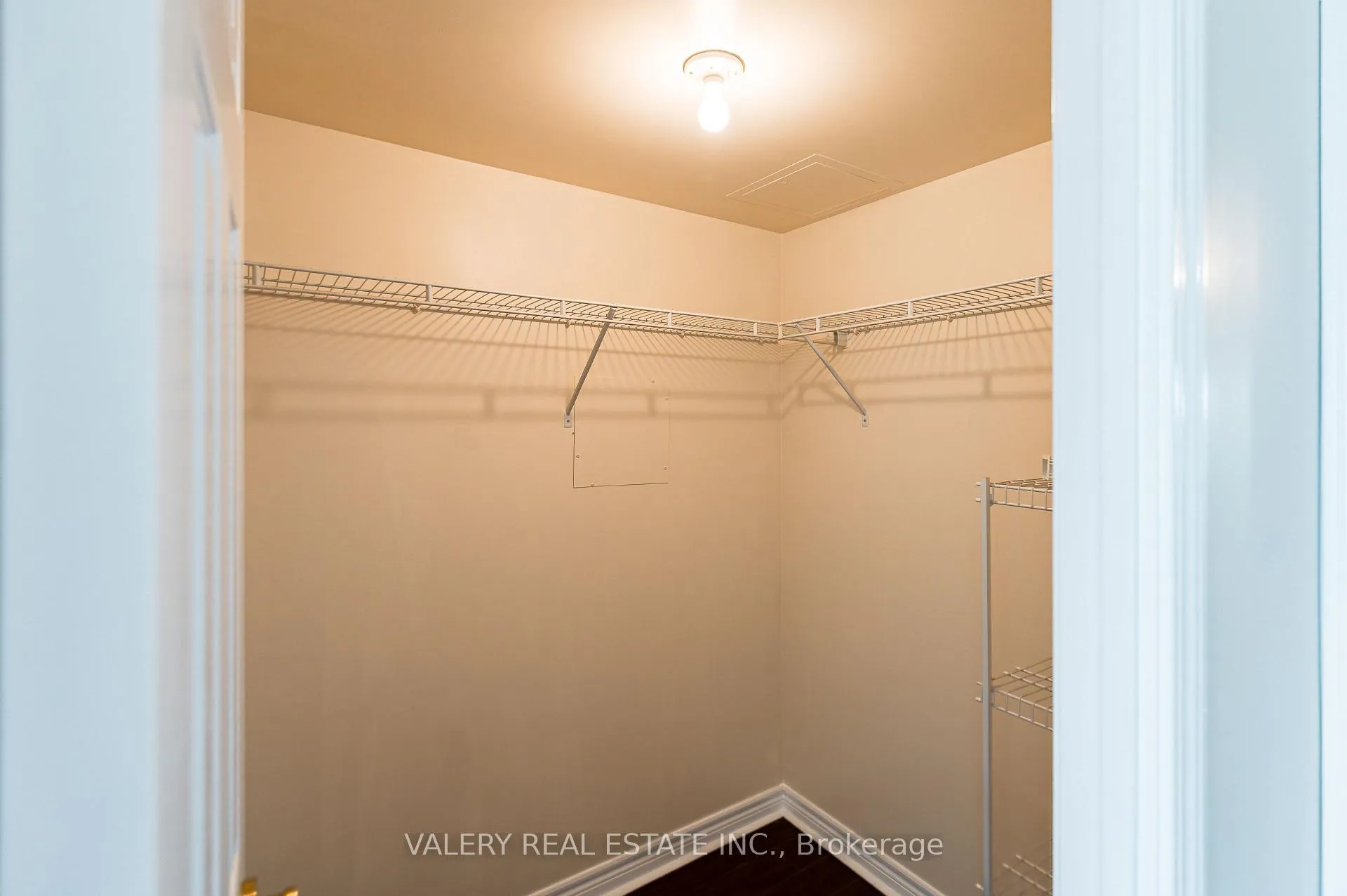 Photo 12 of Unit 1810, 51 Lower Simcoe Street, Toronto, Waterfront Communities — HOMEH