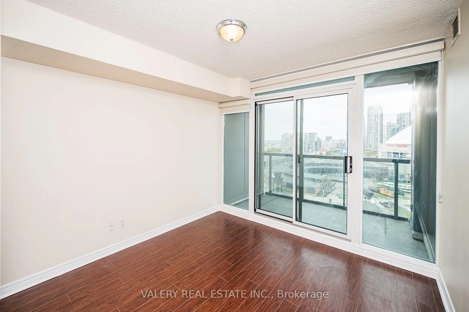 Photo 14 of Unit 1810, 51 Lower Simcoe Street, Toronto, Waterfront Communities — HOMEH