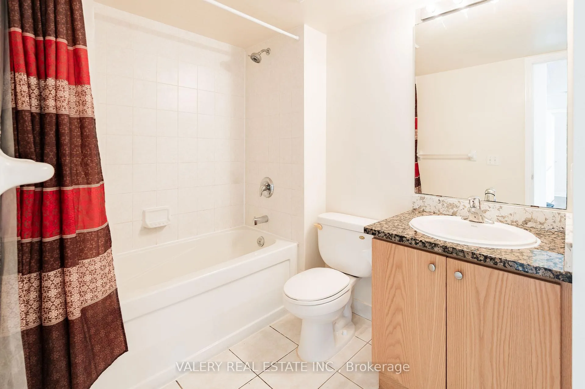 Photo 15 of Unit 1810, 51 Lower Simcoe Street, Toronto, Waterfront Communities — HOMEH