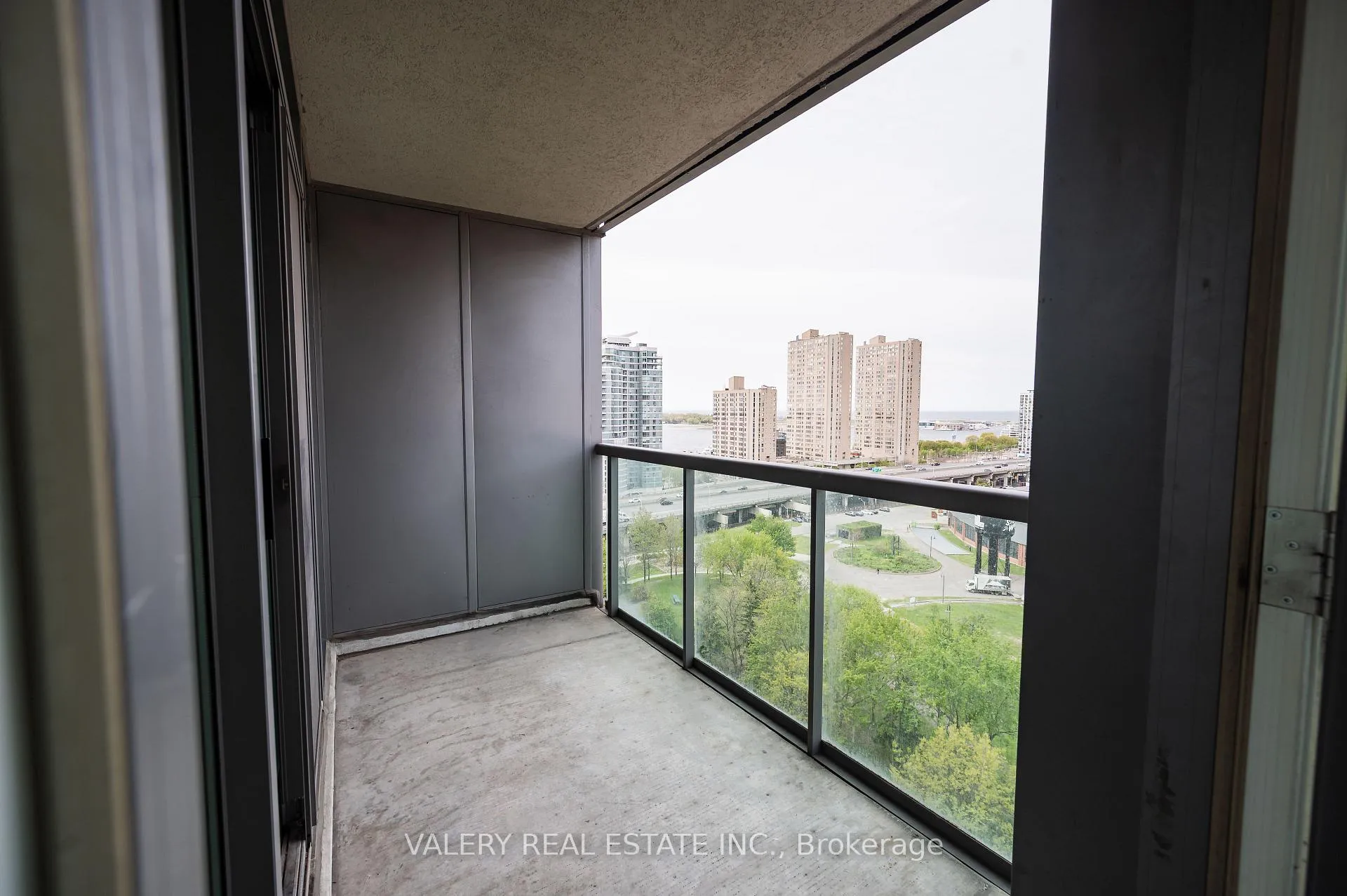 Photo 17 of Unit 1810, 51 Lower Simcoe Street, Toronto, Waterfront Communities — HOMEH