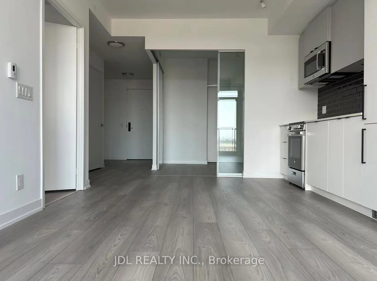 Photo 4 of Unit 813 Unit A, 285 Dufferin St Street, Toronto, South Parkdale — HOMEH