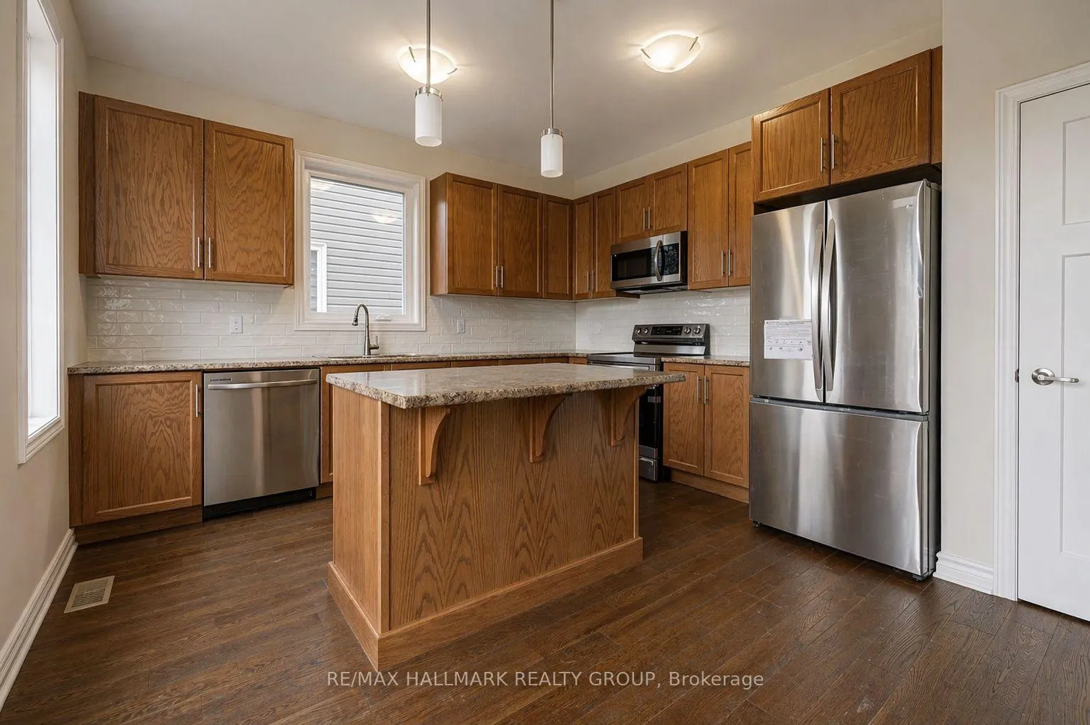 Photo 6 of 113 Seabert Drive, Arnprior — HOMEH