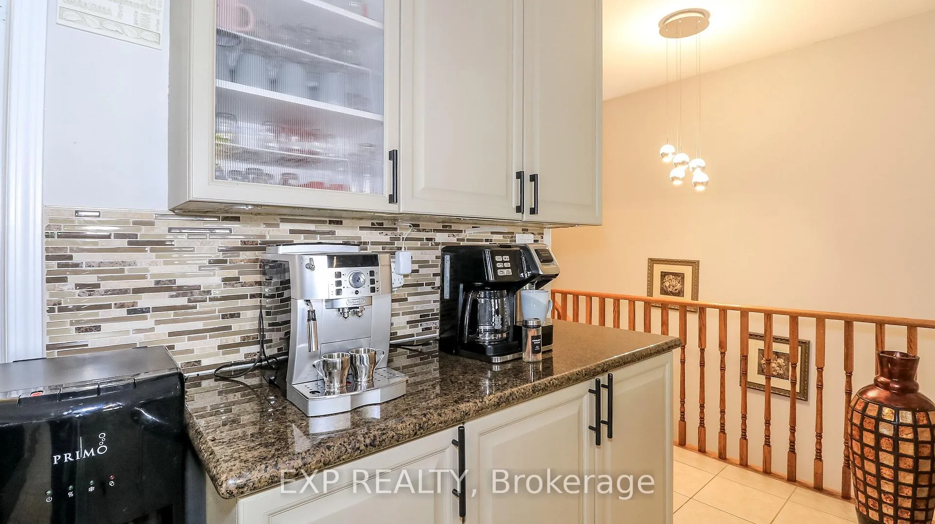 Photo 13 of 10 Westminster Circle, Barrie, Innis-Shore — HOMEH