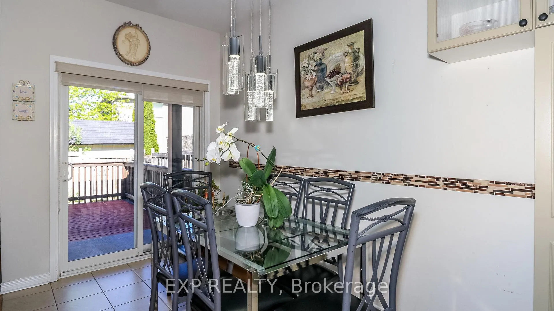Photo 15 of 10 Westminster Circle, Barrie, Innis-Shore — HOMEH