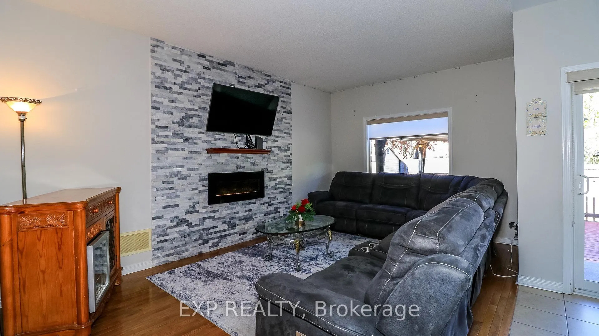 Photo 16 of 10 Westminster Circle, Barrie, Innis-Shore — HOMEH