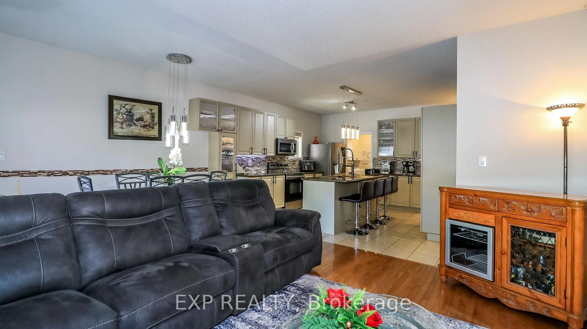 Photo 18 of 10 Westminster Circle, Barrie, Innis-Shore — HOMEH