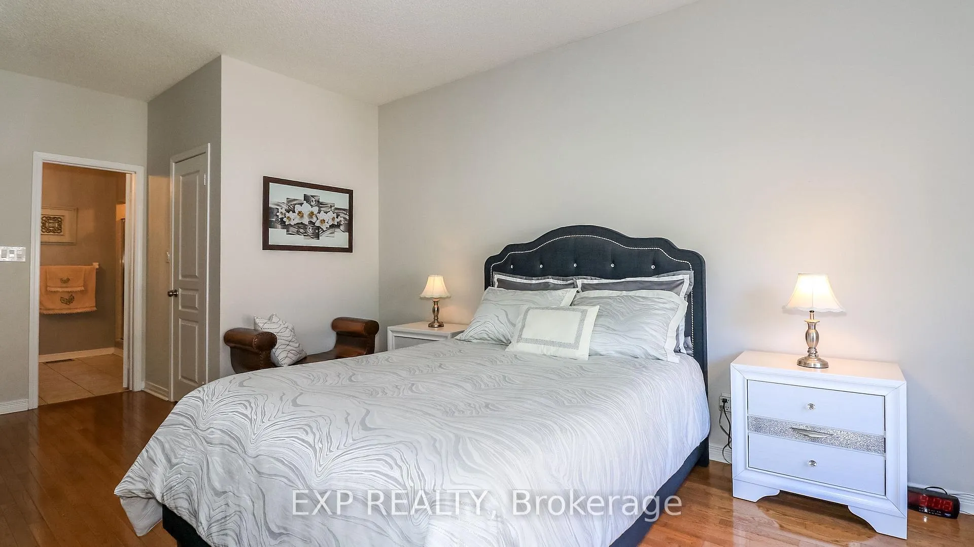 Photo 21 of 10 Westminster Circle, Barrie, Innis-Shore — HOMEH