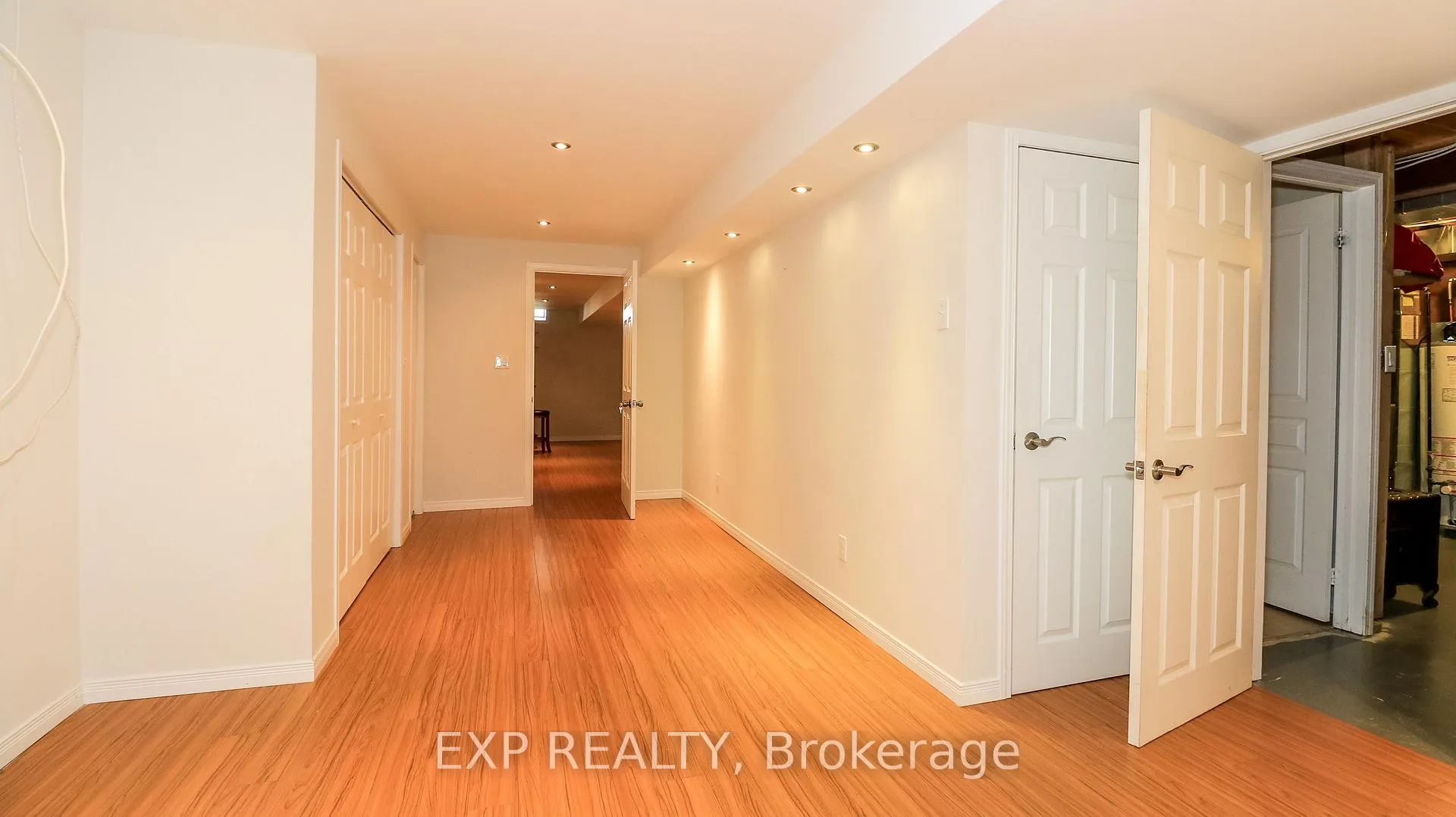 Photo 25 of 10 Westminster Circle, Barrie, Innis-Shore — HOMEH