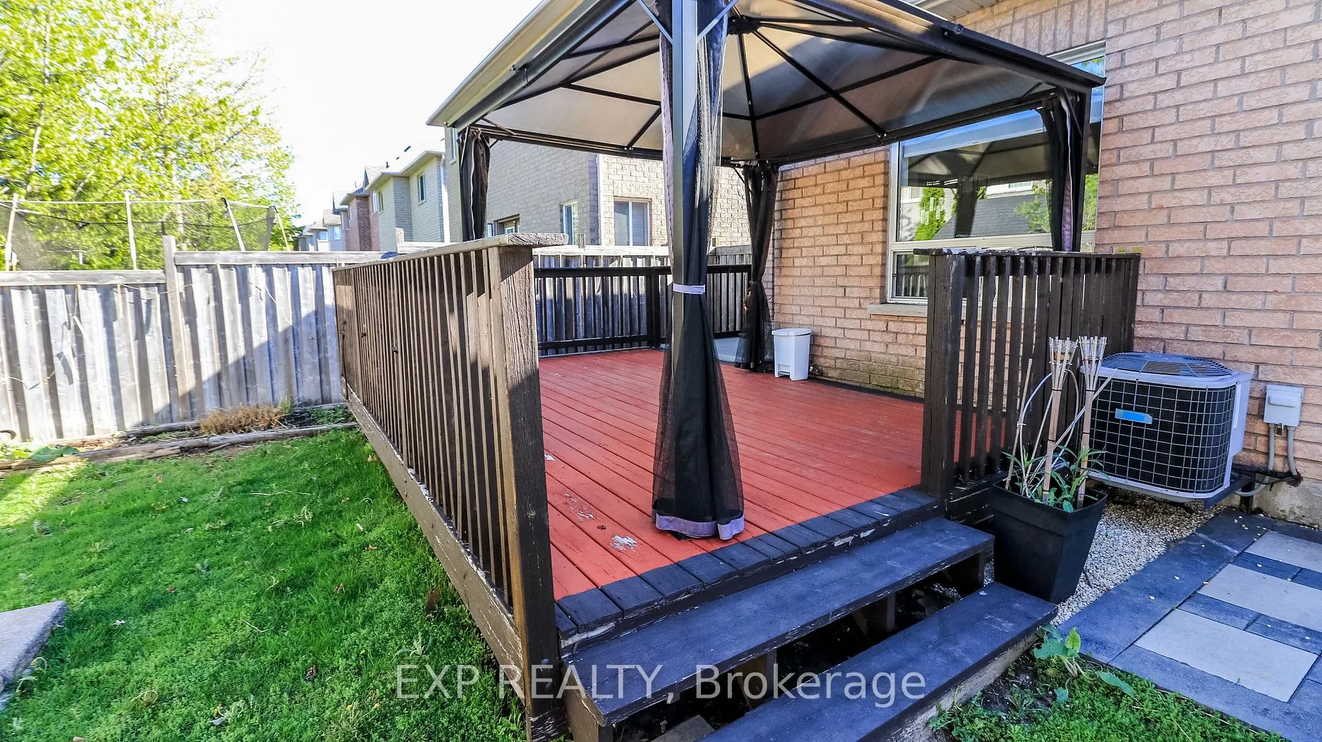 Photo 37 of 10 Westminster Circle, Barrie, Innis-Shore — HOMEH