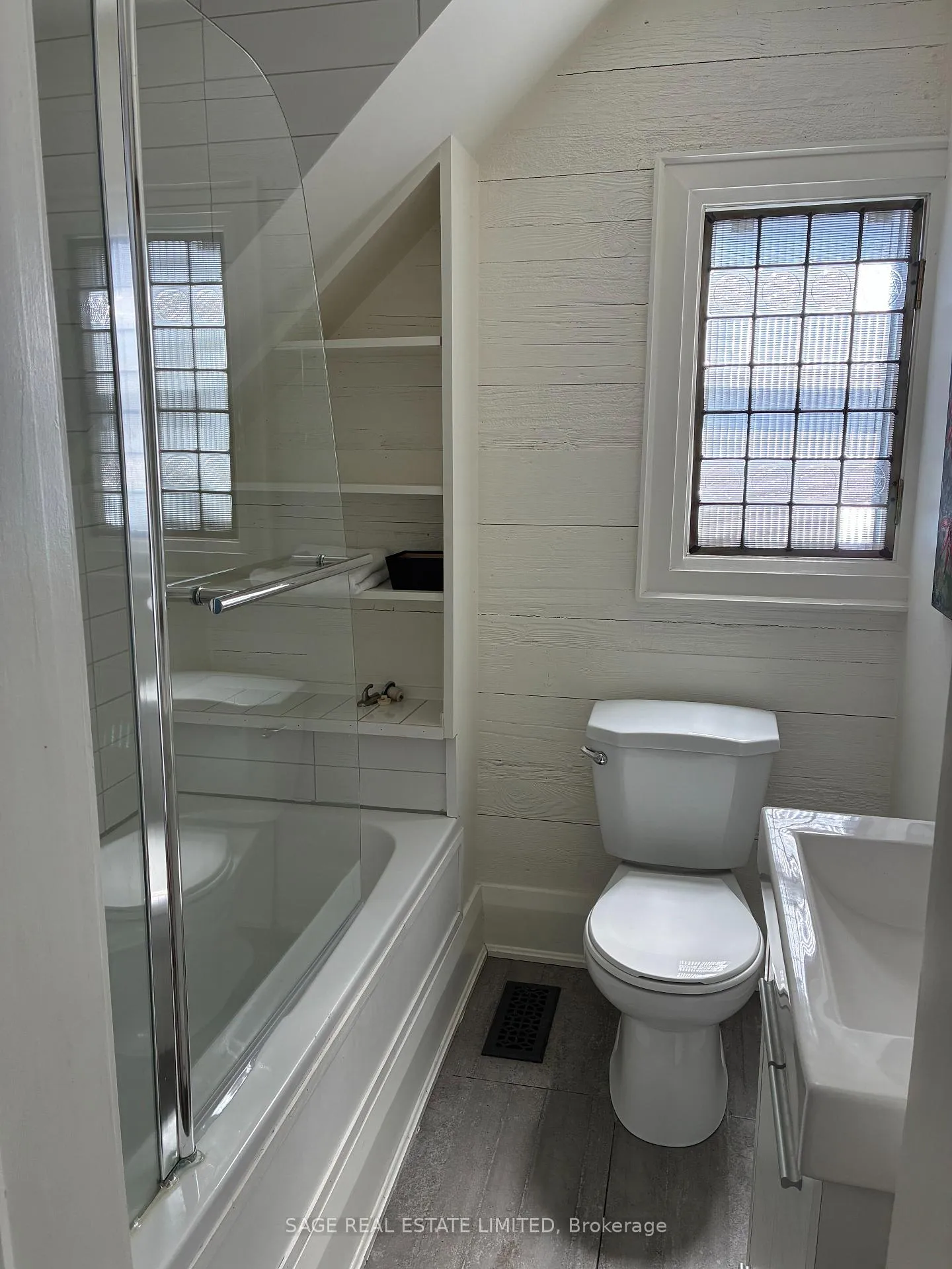 Photo 21 of 19 Beechwood Drive, Toronto, Broadview North — HOMEH