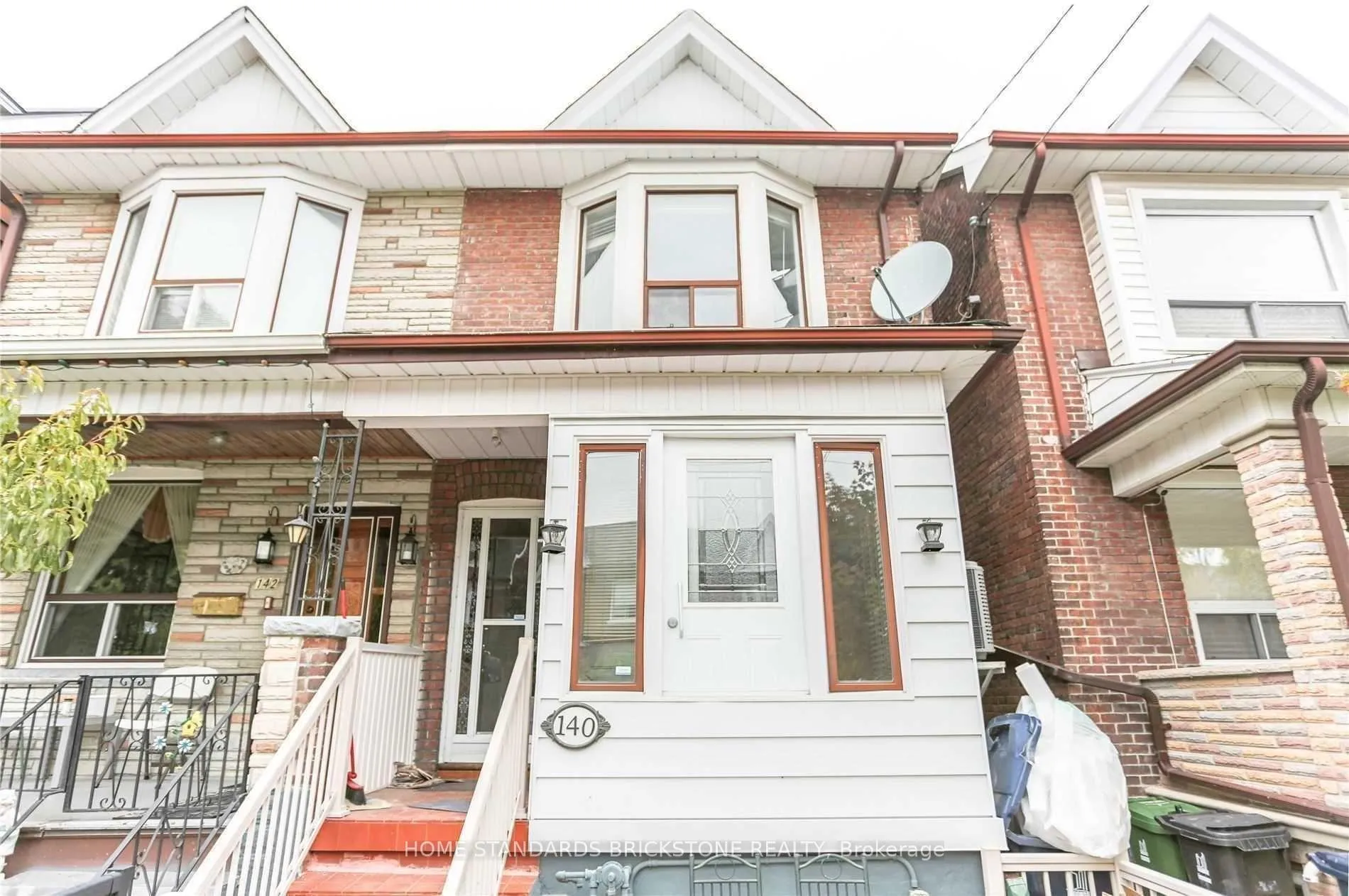 Front of Unit 2nd Fl, 140 Essex Street