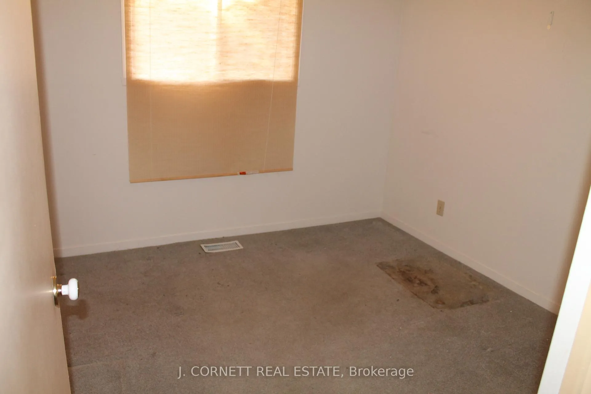 Photo 7 of 689 Champlain Drive E, Cornwall — HOMEH